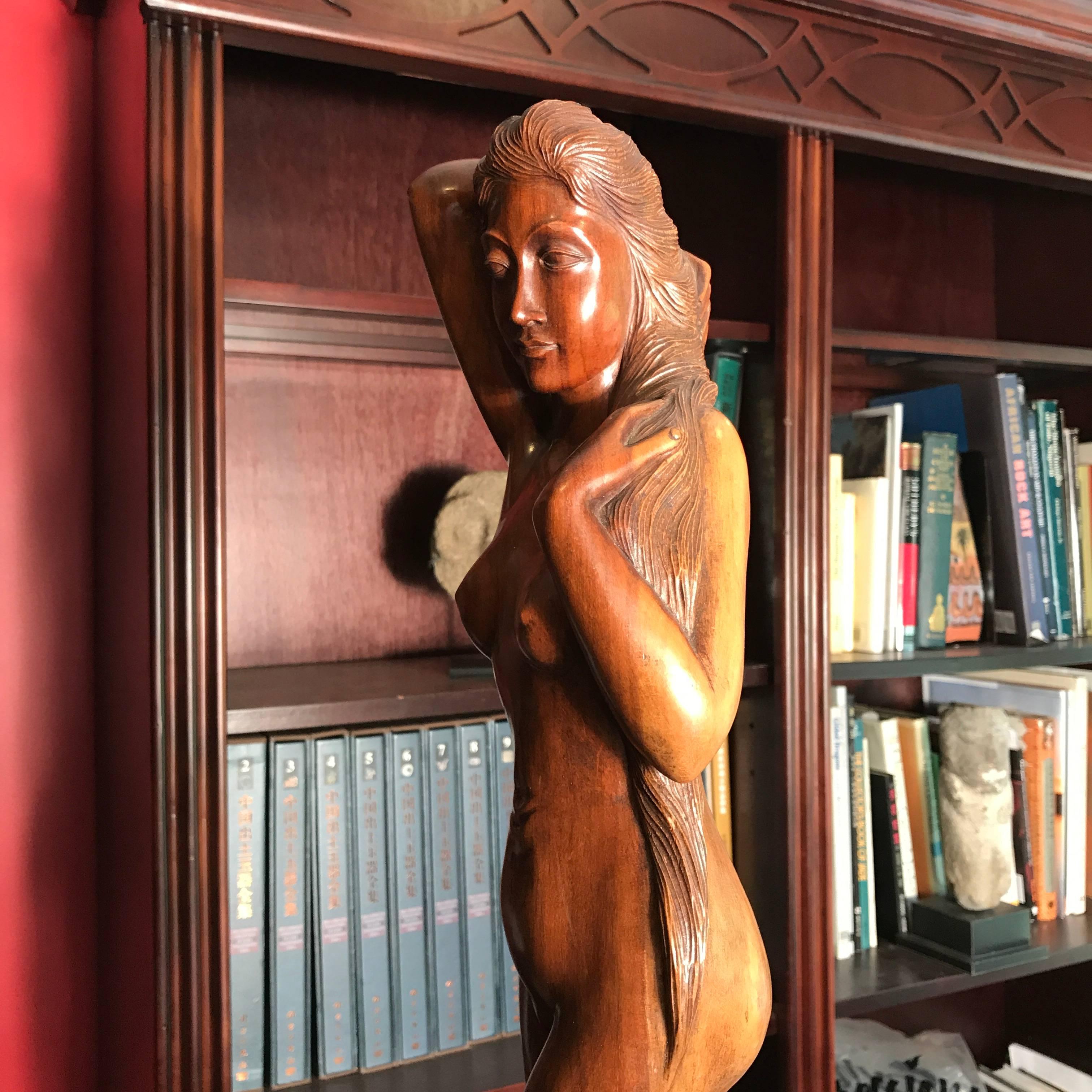 Beautiful Tall Old Hand-Carved Wood Nude Indonesian Bali Master In Good Condition In South Burlington, VT