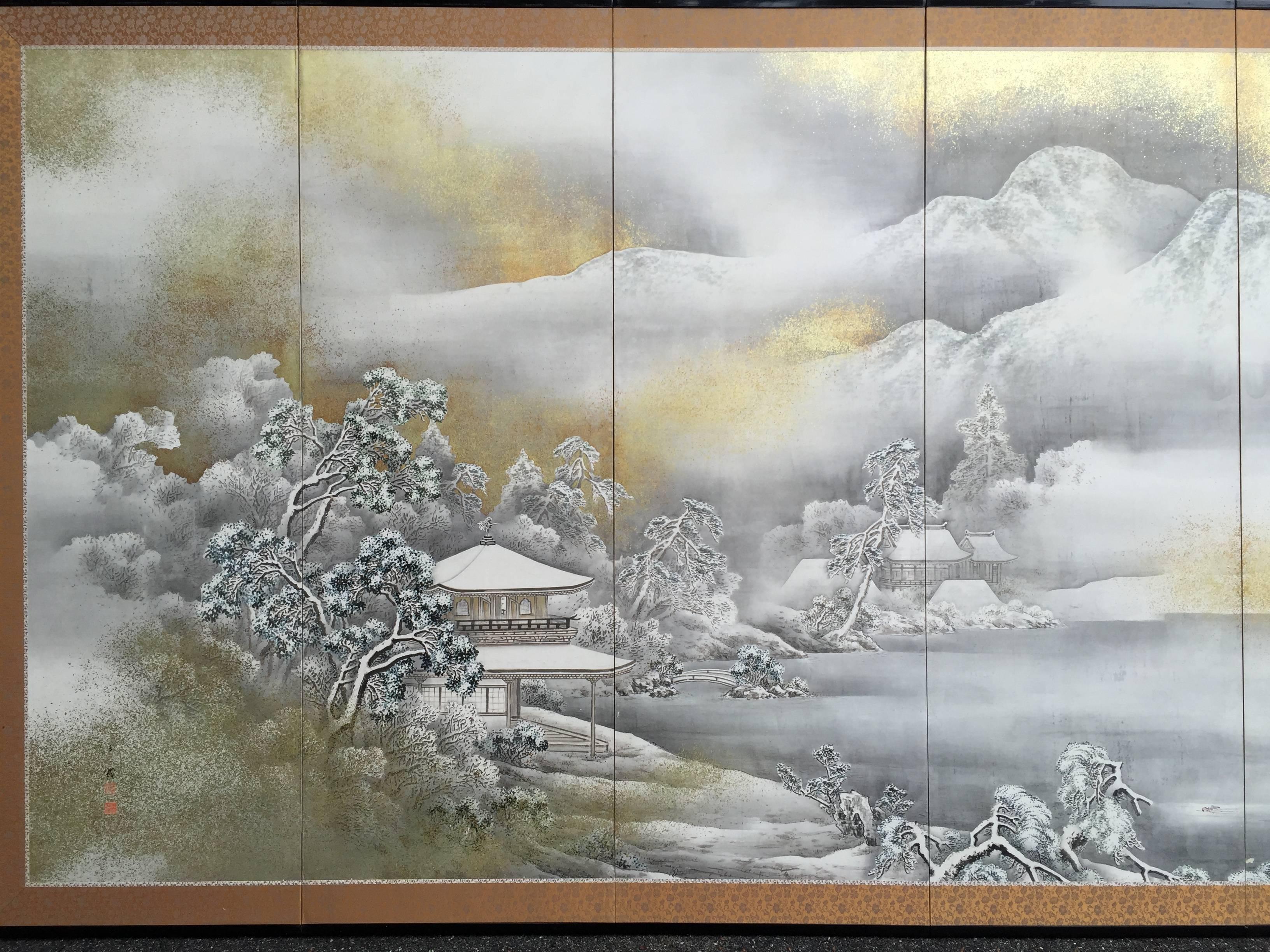 Japan, a fine Mountain Country House winter screen, gold and pigment on silk ,six-panels, measuring 141 inches in length fully extended and 68.75 inches in height

Period:  Taisho period (1912-1926).

Quality:  Mineral pigments, gofun (crushed
