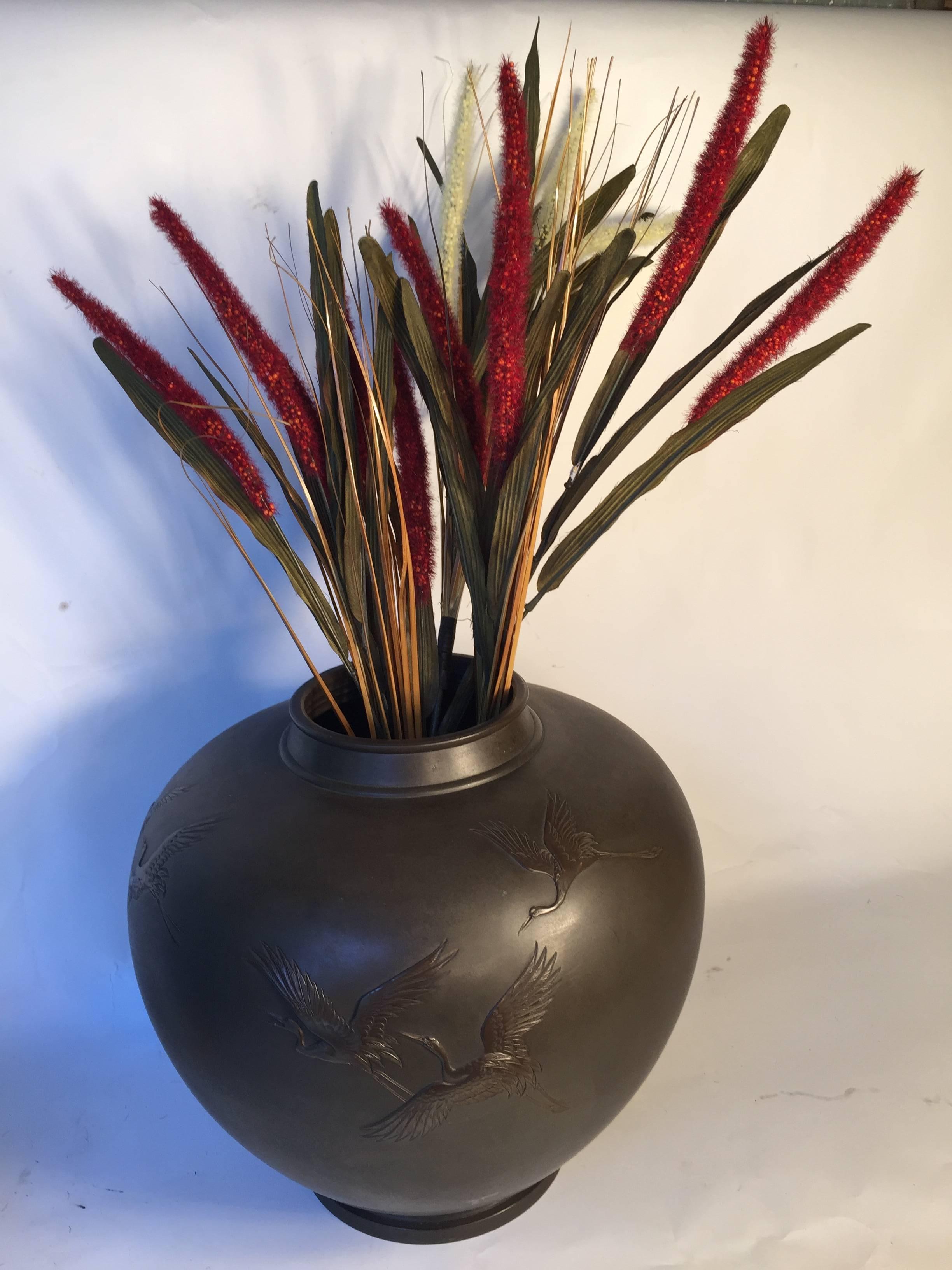 Japanese Monumental Antique Hand cast Bronze “Flying Cranes” Studio Vase In Excellent Condition In South Burlington, VT