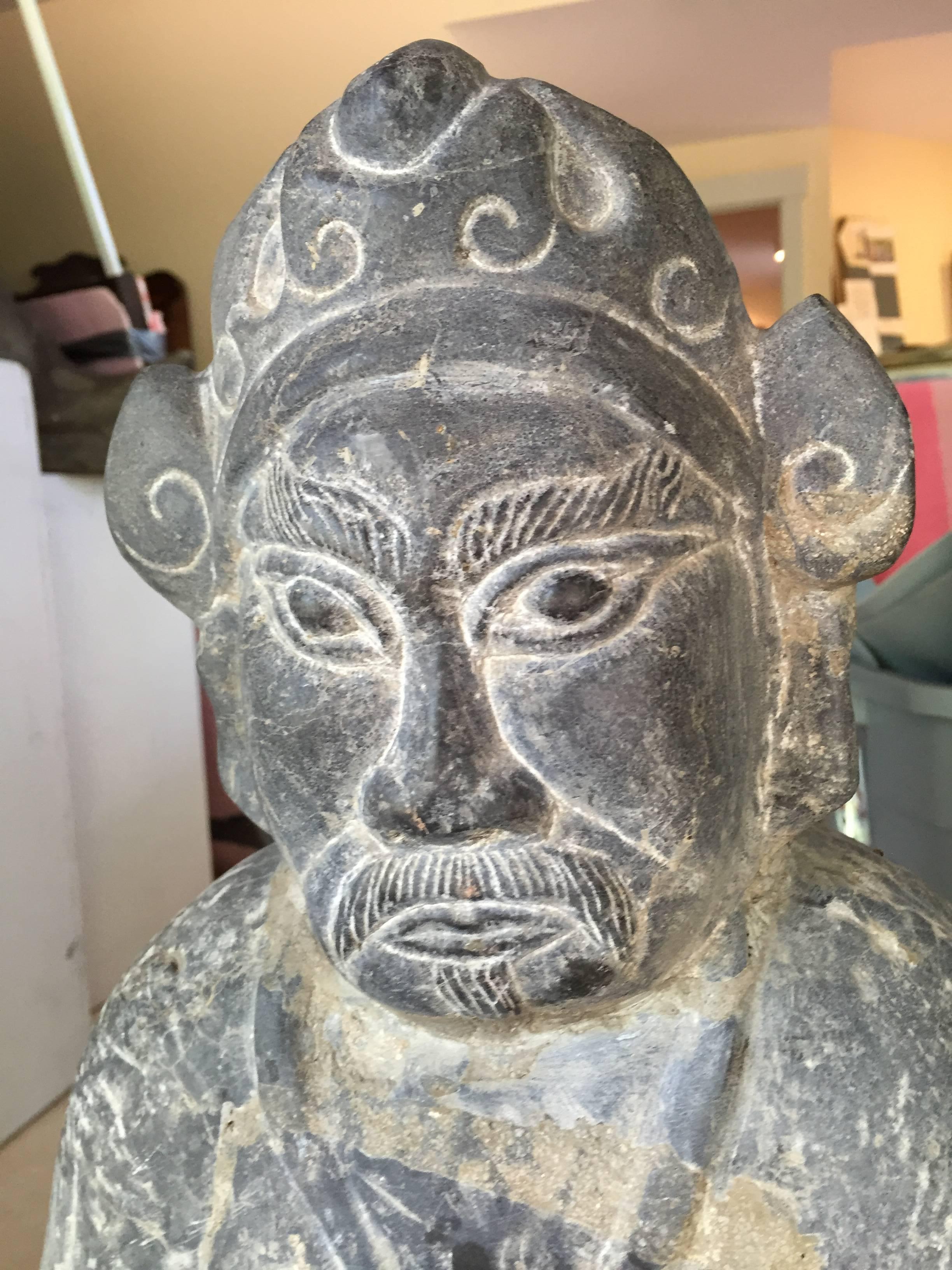 Chinesisches Neues Jahr  Antike Skulptur des Wealth God Caishen  (Qing-Dynastie) im Angebot