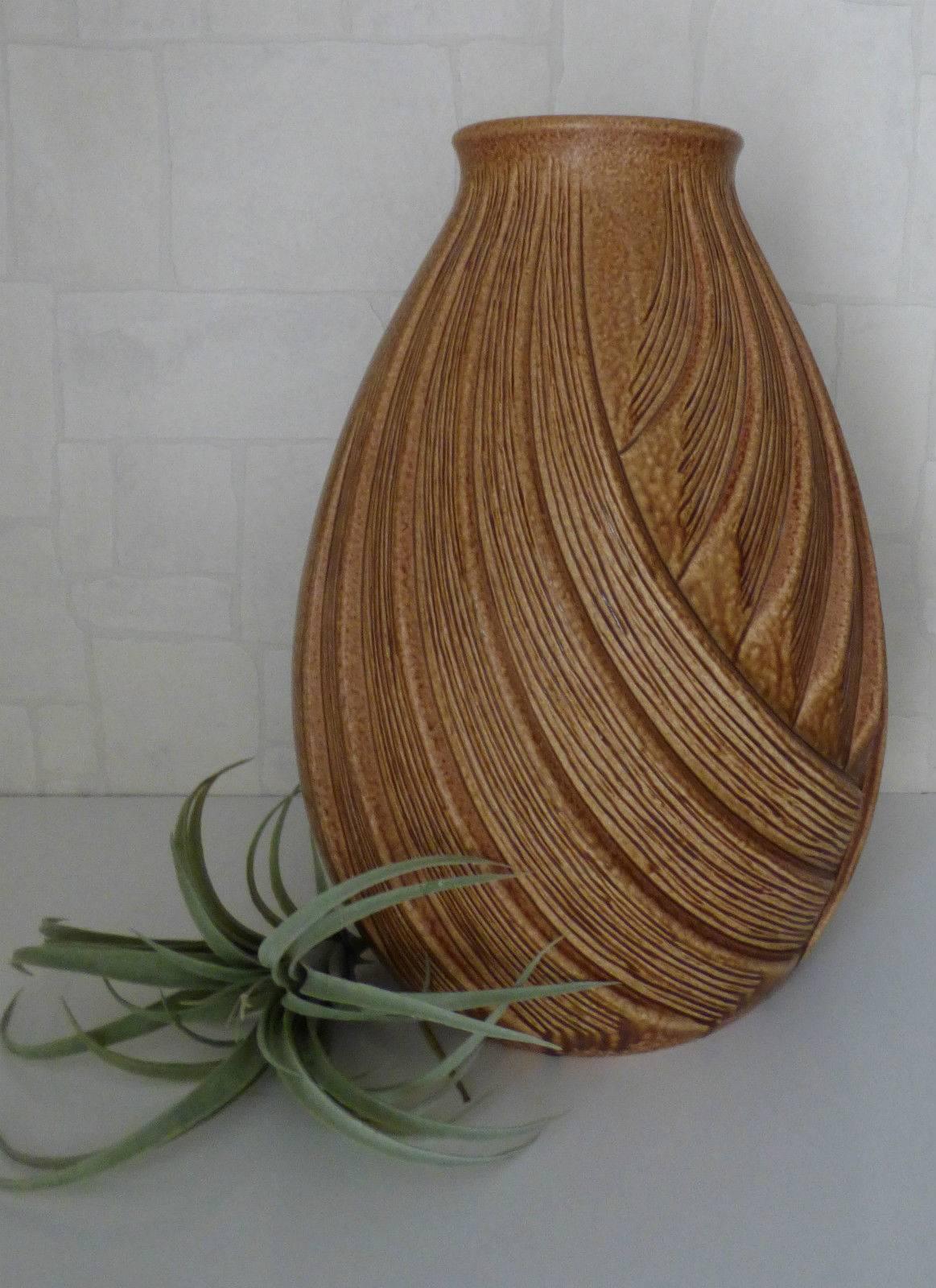 German Early Contemporary Handmade and Hand Glazed Wavy Leaves Pattern Vase, 1960