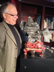 China Big Beautiful Scholar Rock Viewing Stone Lingbi with Hand-Carved Base