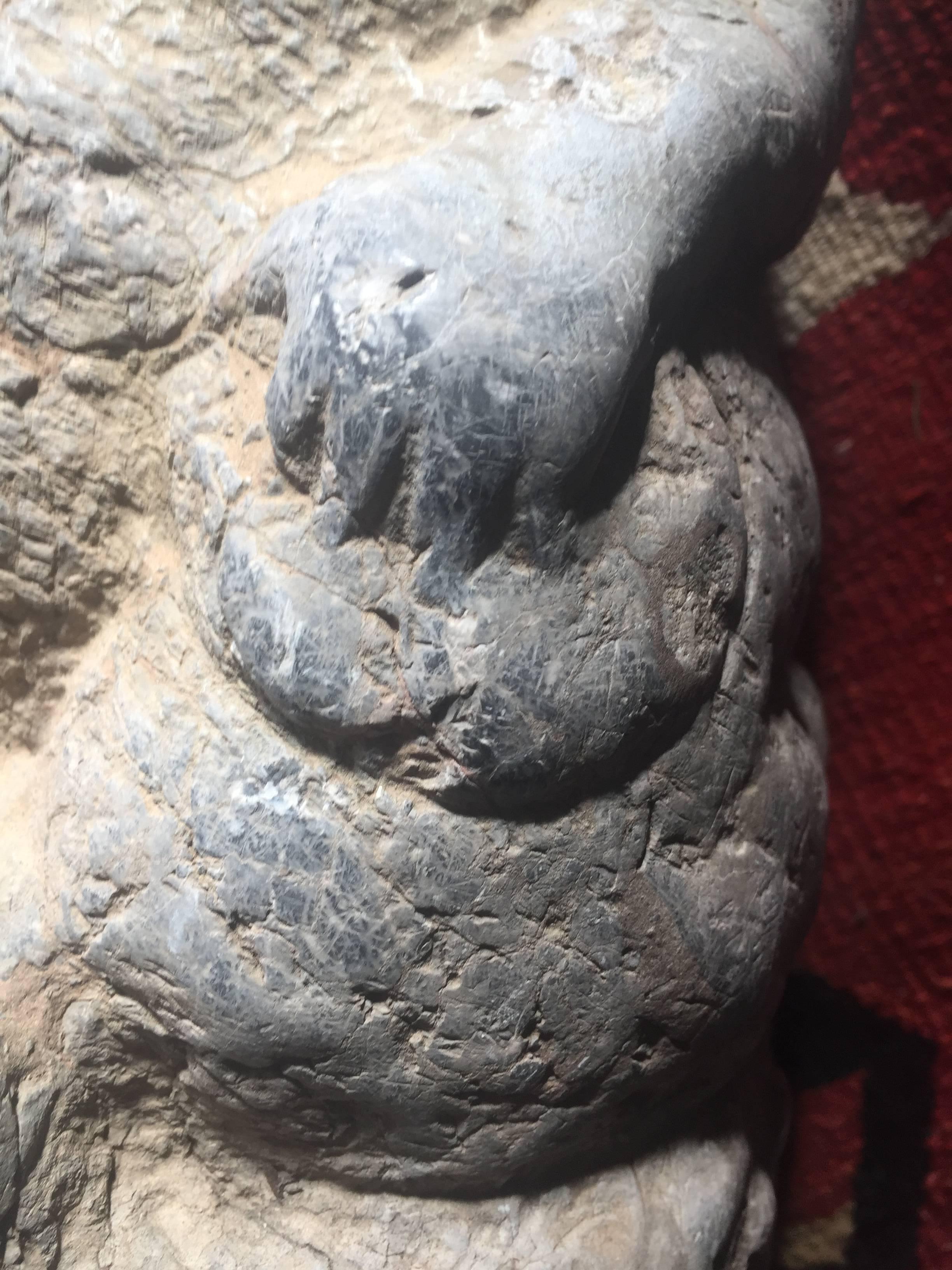 Calcaire Tourneur de pierre ancien de Chine, dynastie Han 200 avant J.-C. en vente