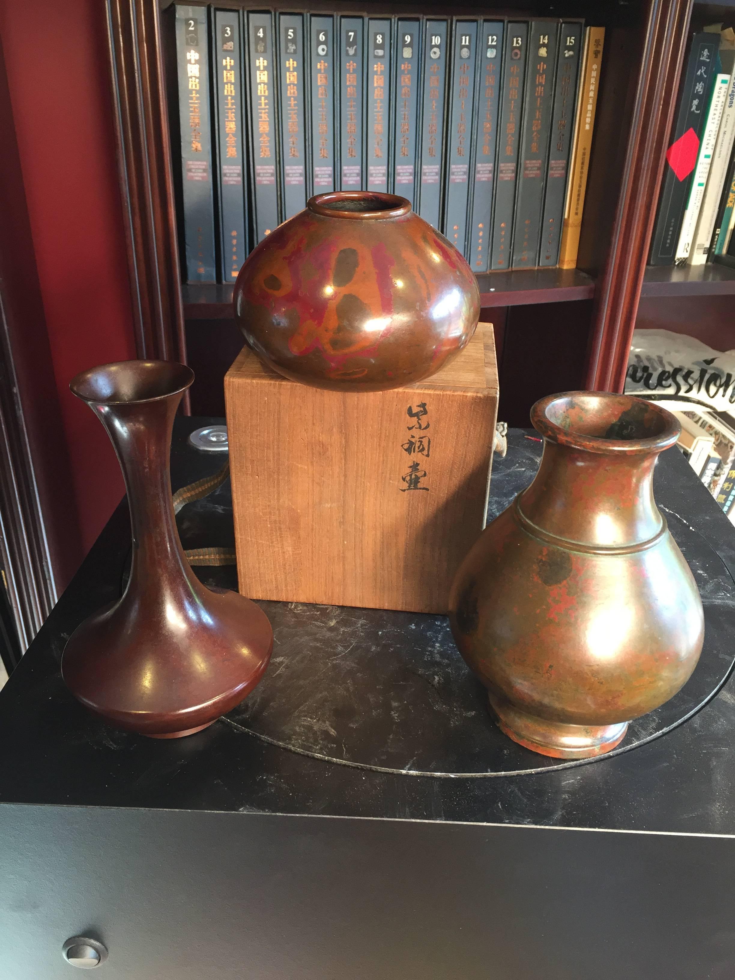 Japanese Collection Three Hand Cast Red Bronze Vases, 1912-1940s 4