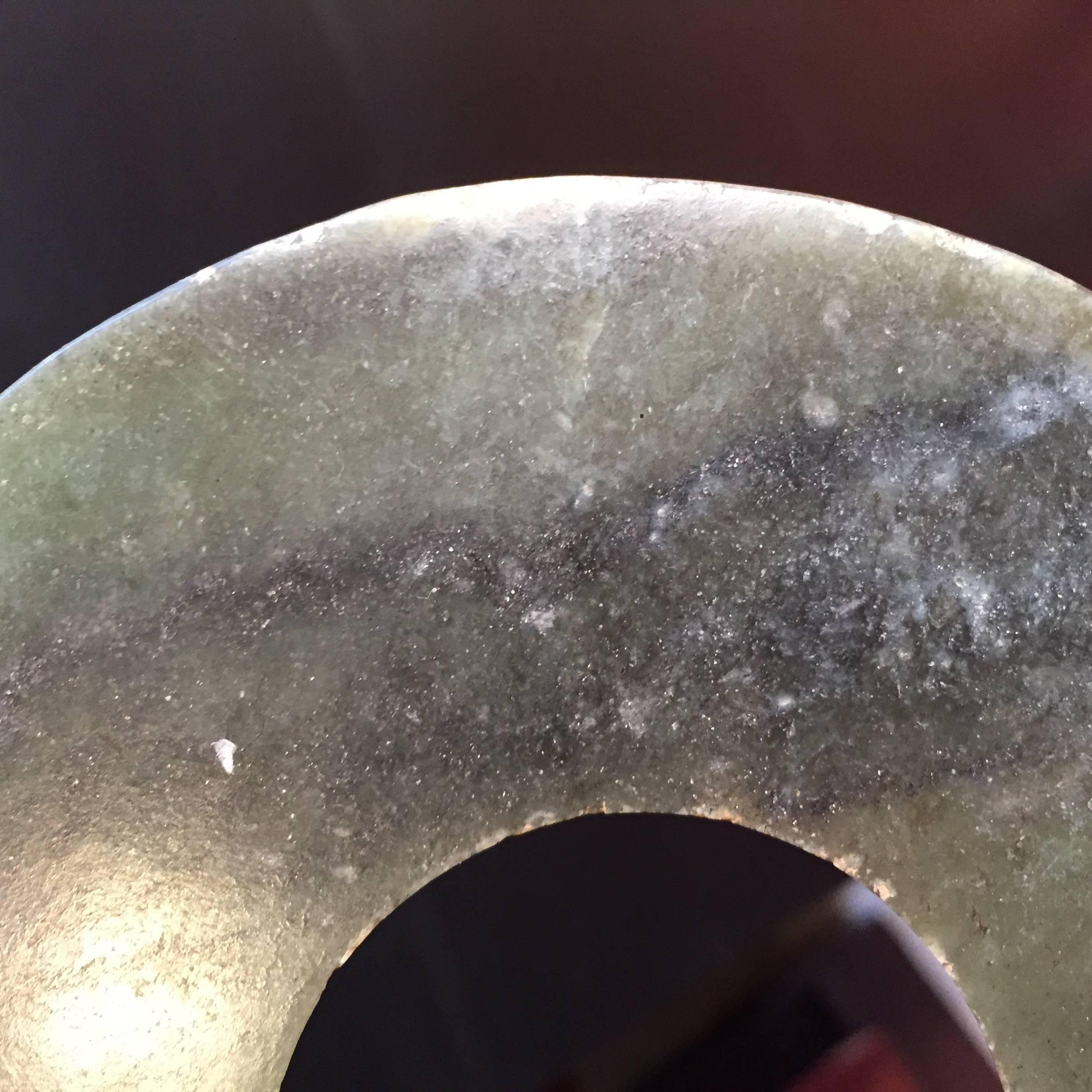 Authentische Jade Bi Disc aus dem alten China 4000 Jahre alt im Zustand „Gut“ in South Burlington, VT