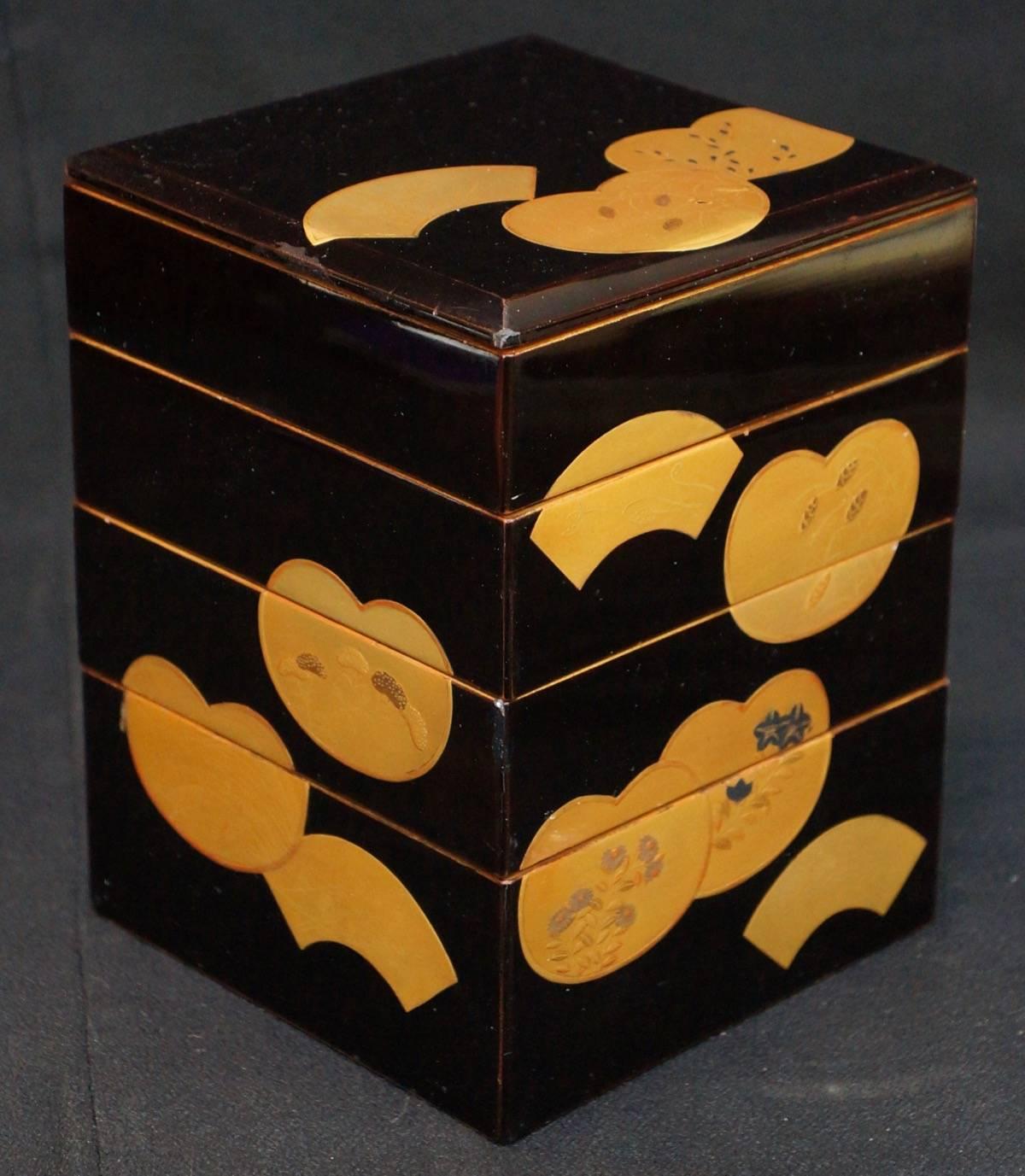 Japanese Fine Antique Hand Lacquered Complete Bento Food Box, Early 20th Century 1