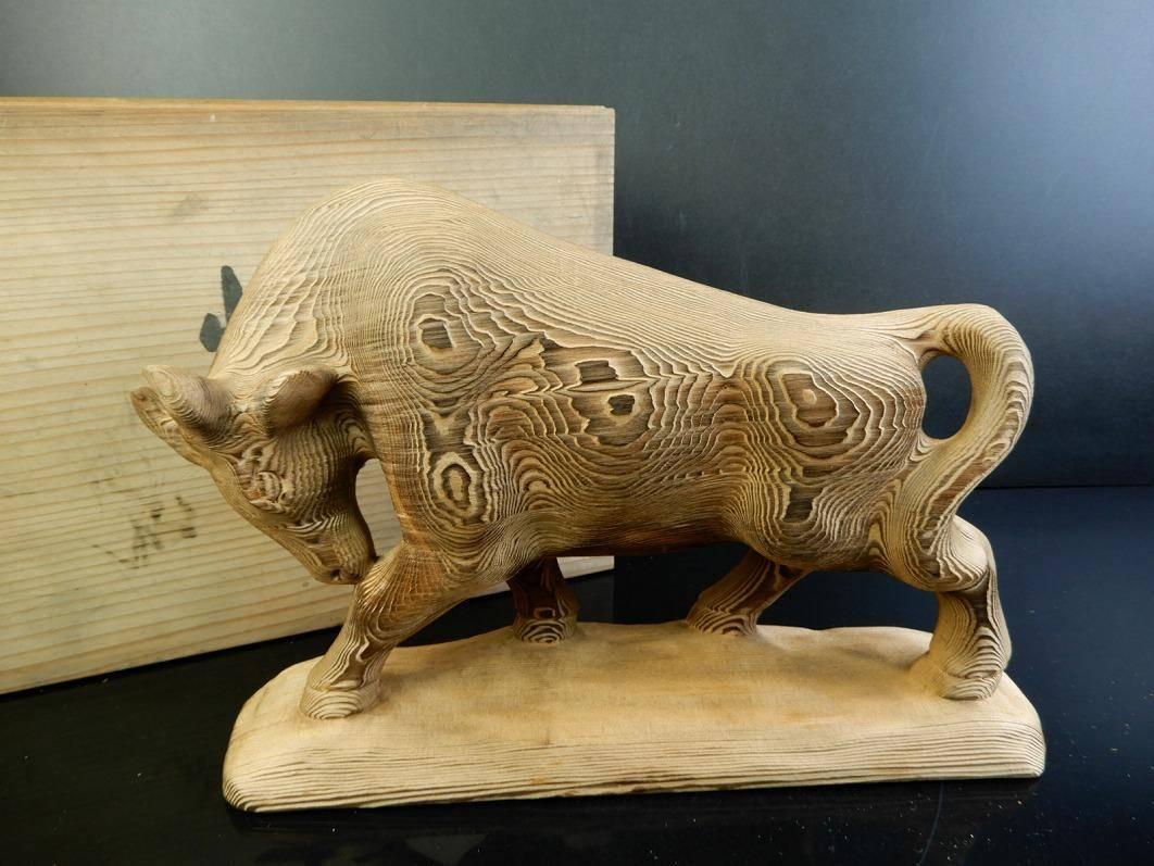 Japan Old Fine Hand-Carved  Bull Bison Gorgeous Grain Signed Mint & Boxed 1