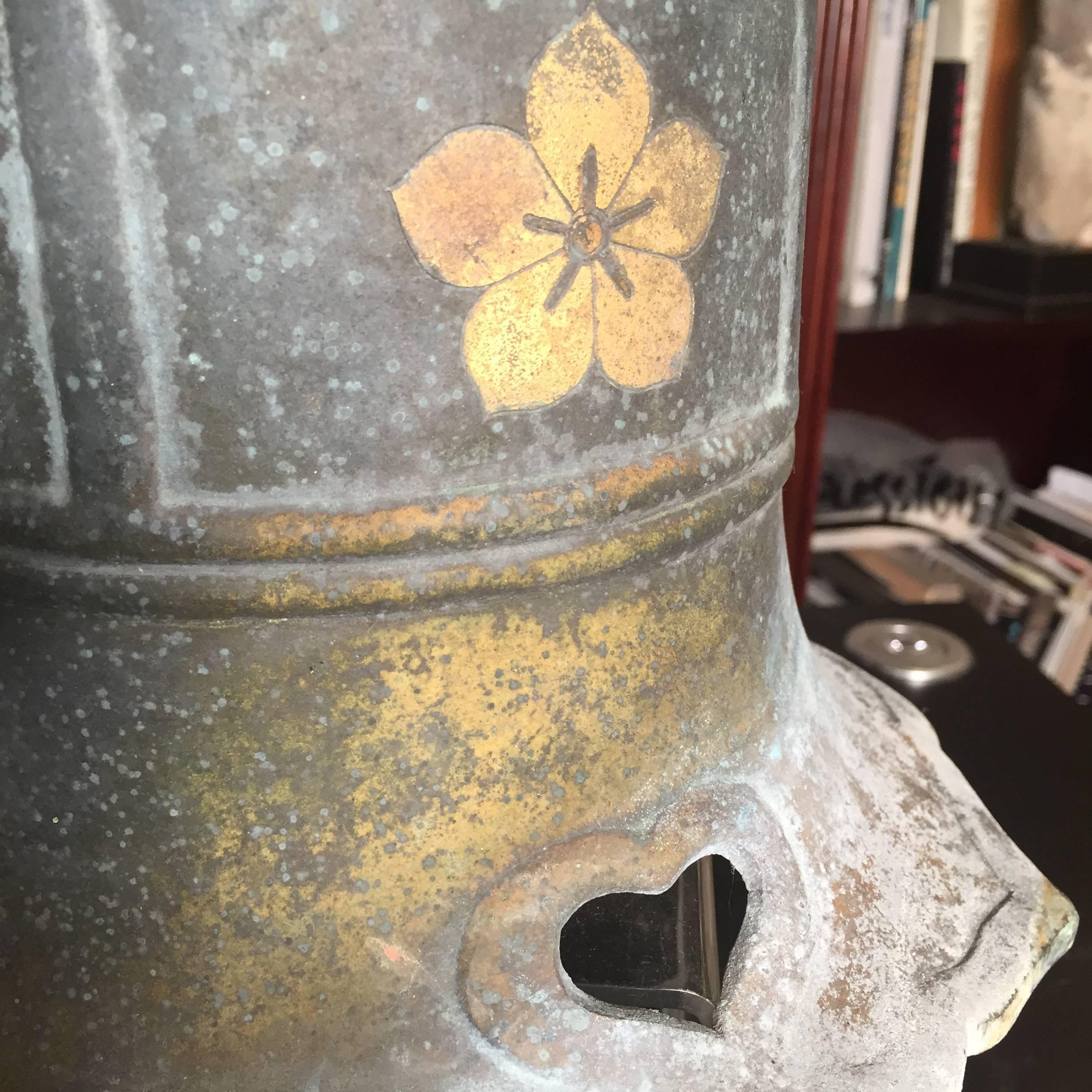  Japanese Antique Hand Cast Gold Gilt Bronze Bell Beautiful Example 100+ Years In Good Condition In South Burlington, VT