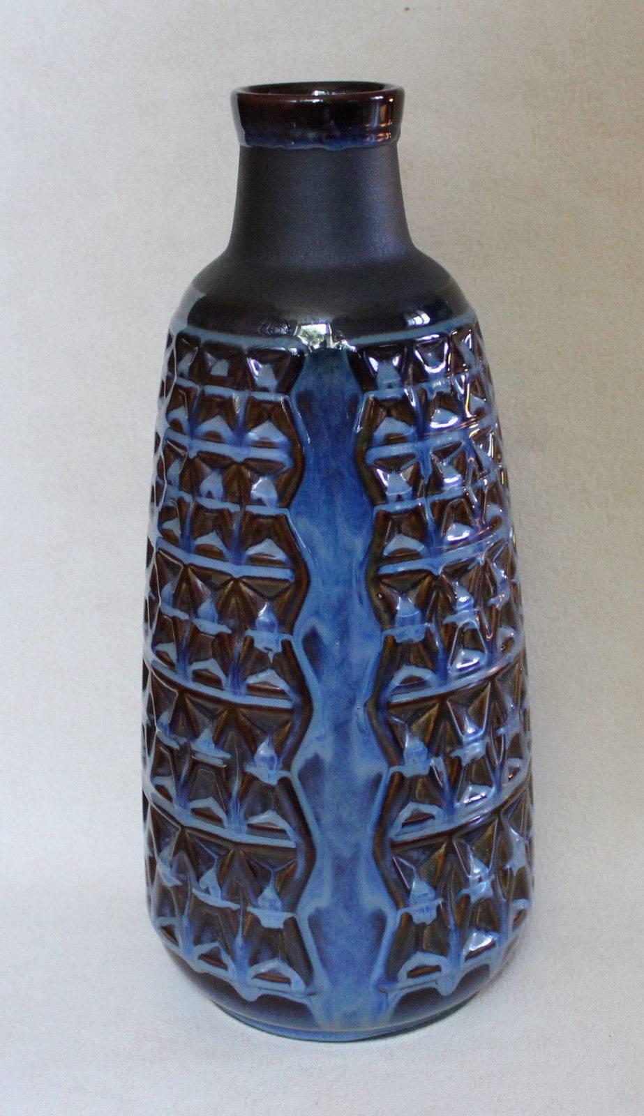 NOW SAVE 25% AND MORE

Søholm Denmark Stentøj· designed by Einar Johansen · from the 1960s. The rare and well-vase is very well preserved and has neither quirks, flakes, etc.

A wonderful tall and substantial Danish modern vintage ceramic vase