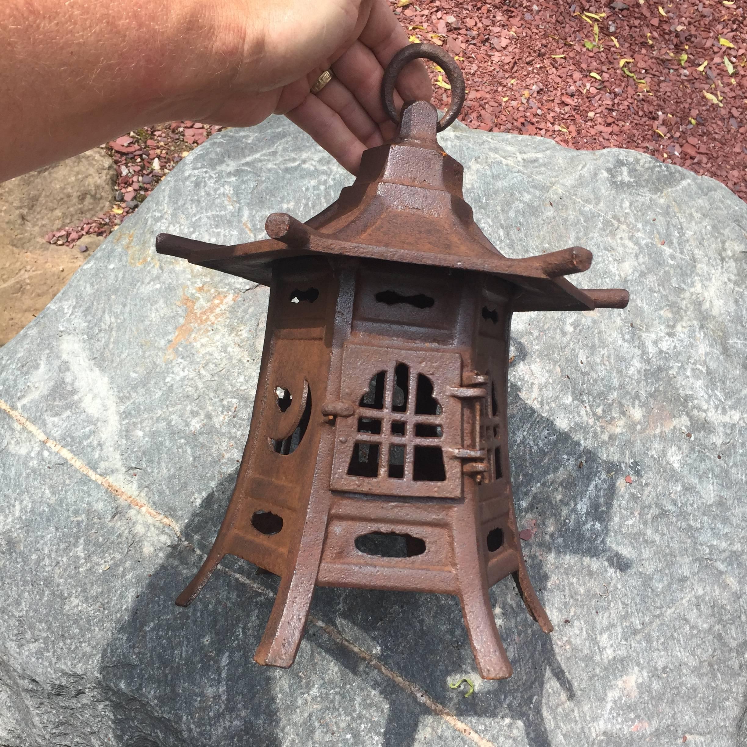 Japanese Fine Old Lantern In Good Condition In South Burlington, VT