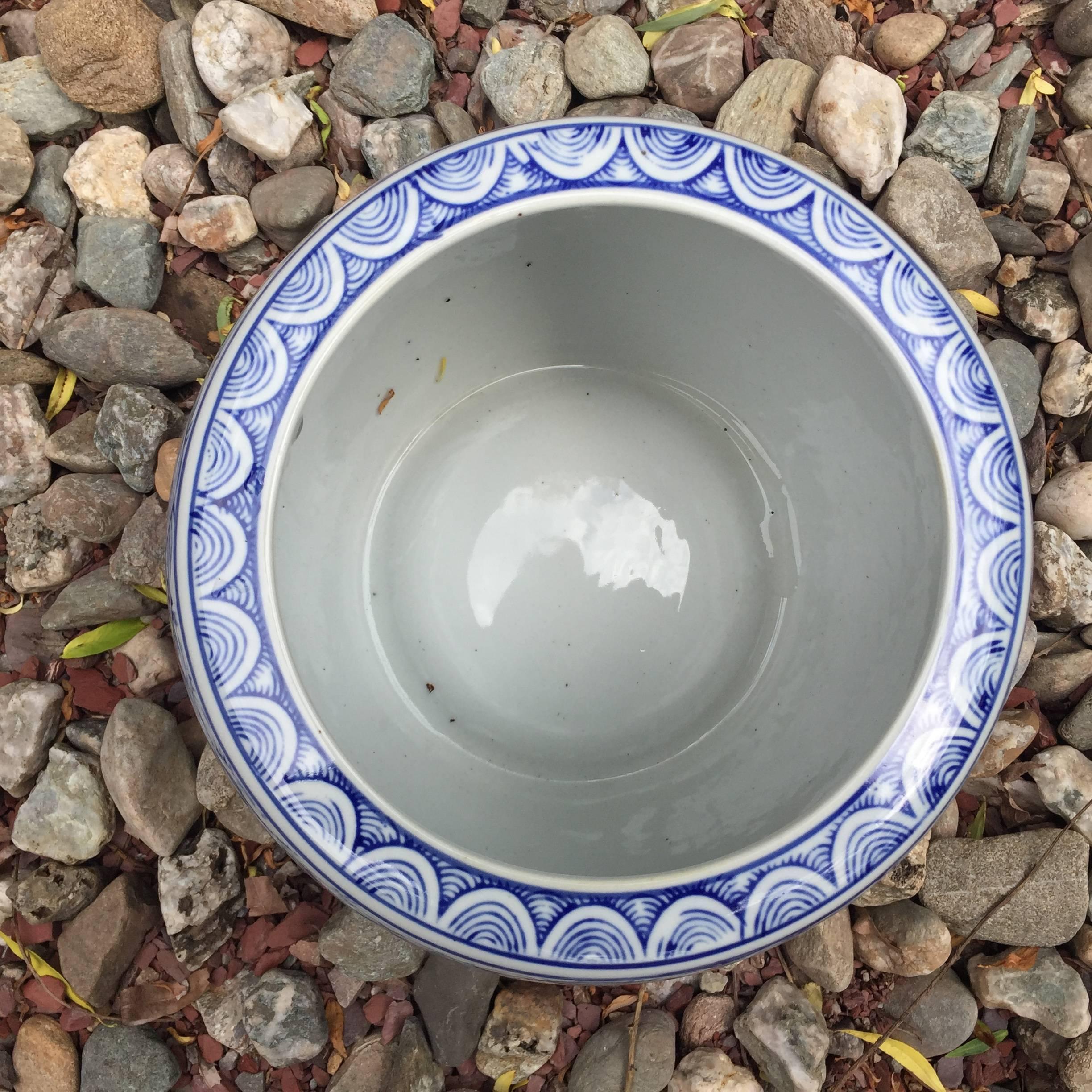 Old Japan Pair of PLAYFUL RABBIT Planters Bowls Mint Condition In Good Condition In South Burlington, VT