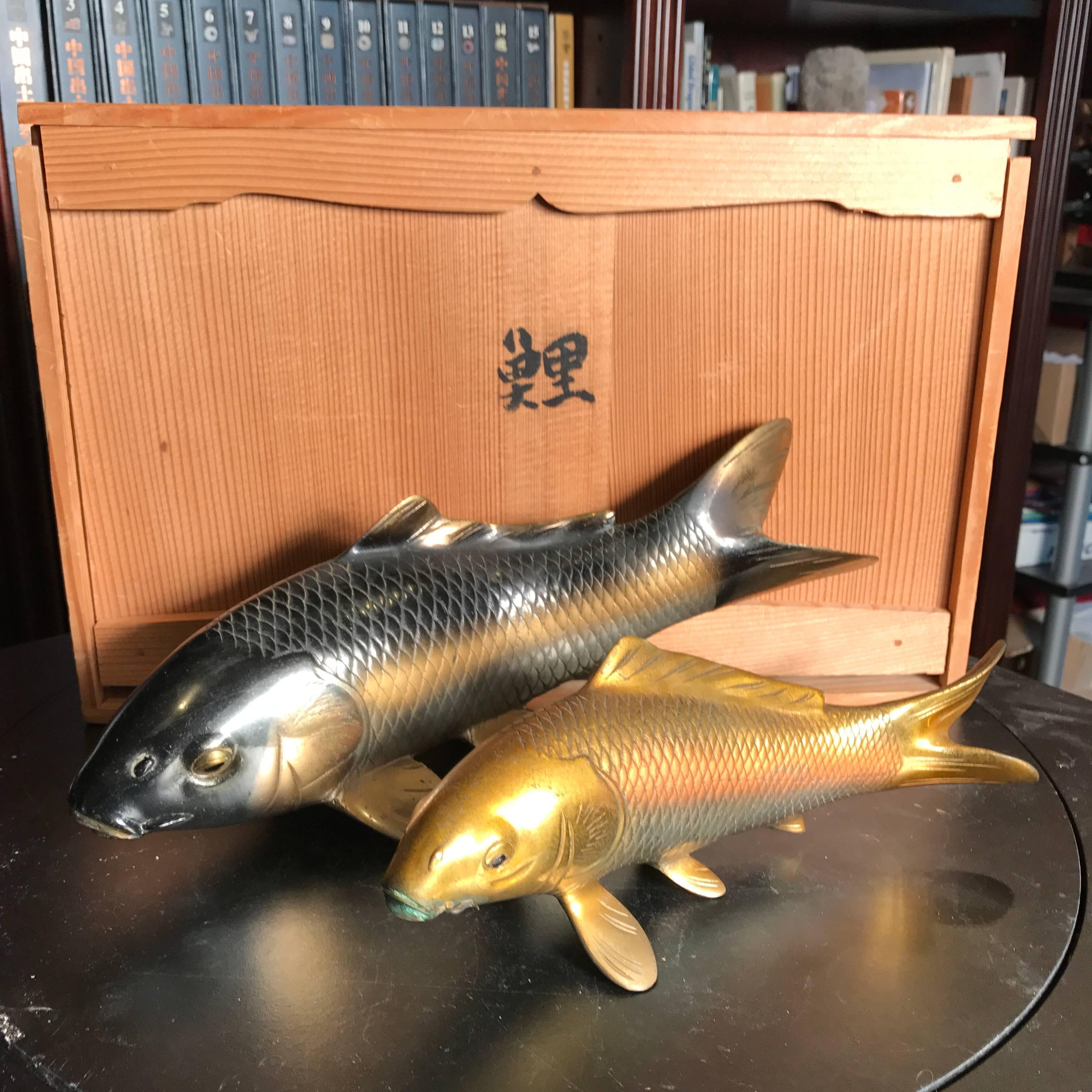 Showa Japanese Finely Cast Bronze Pair of Koi Signed, Mint and Boxed