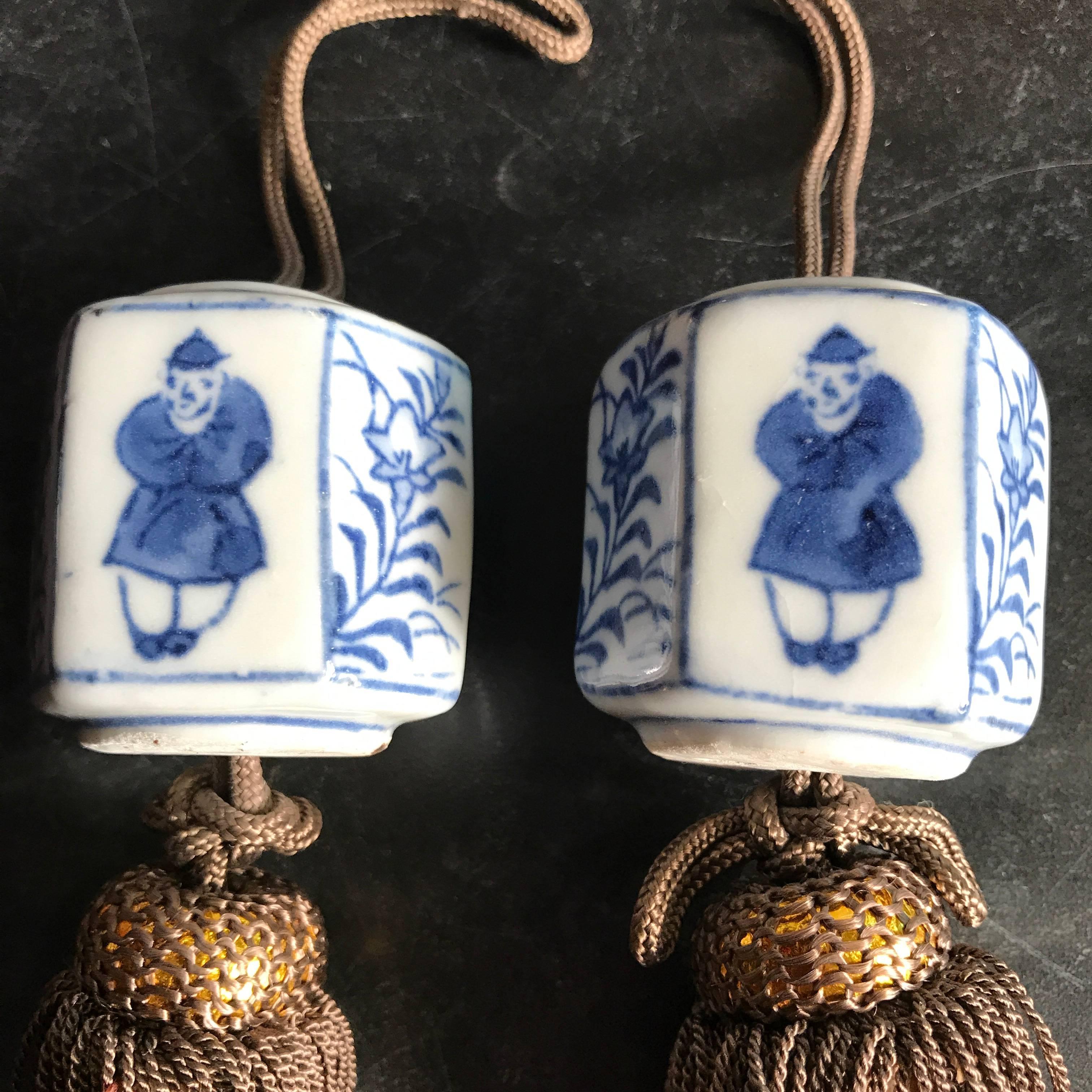 Hand-Crafted Japanese Find Pair Hand Painted Blue & White Fuchin Scroll Weights