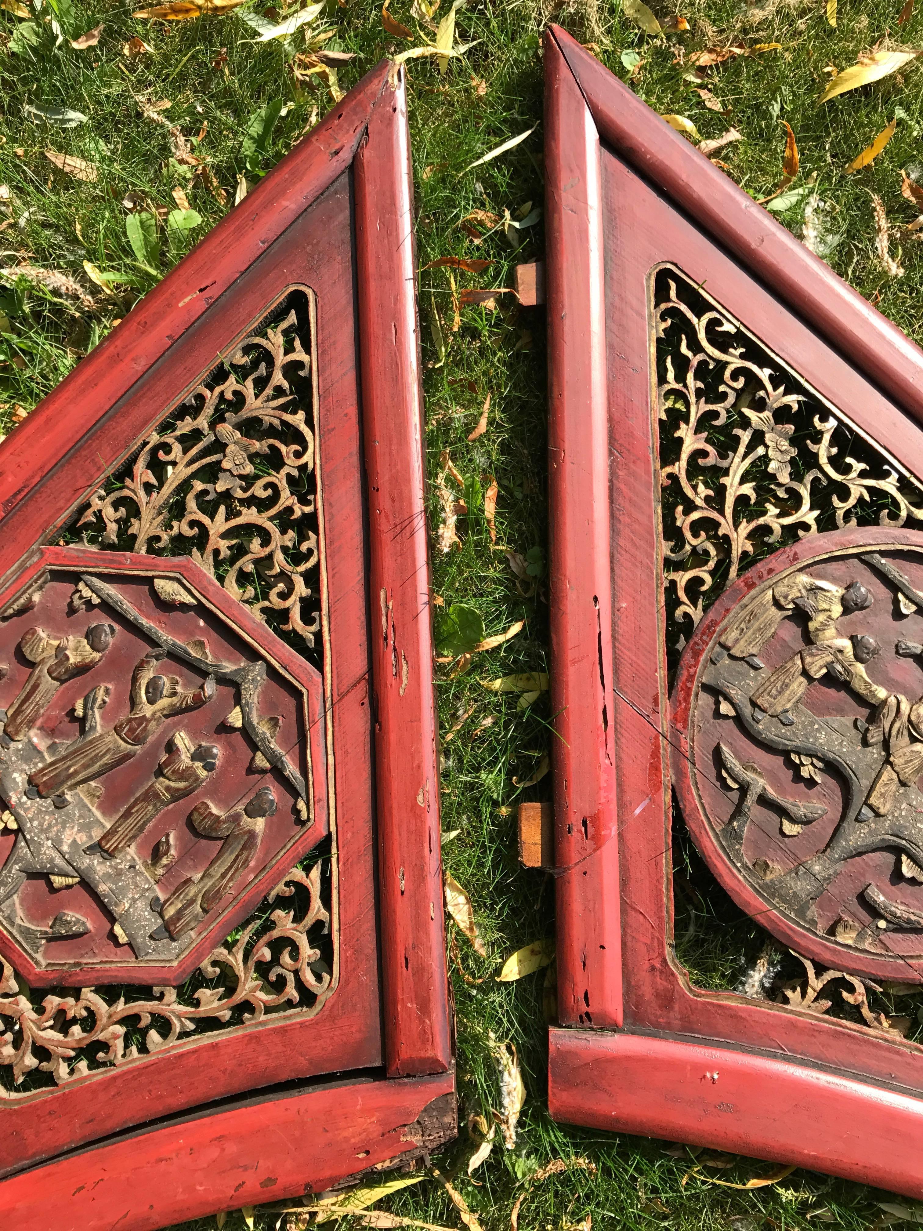 Hand-Carved Chinese Antique Gilt Wood Moongate Surround Hand Painted,  Qing Dynasty