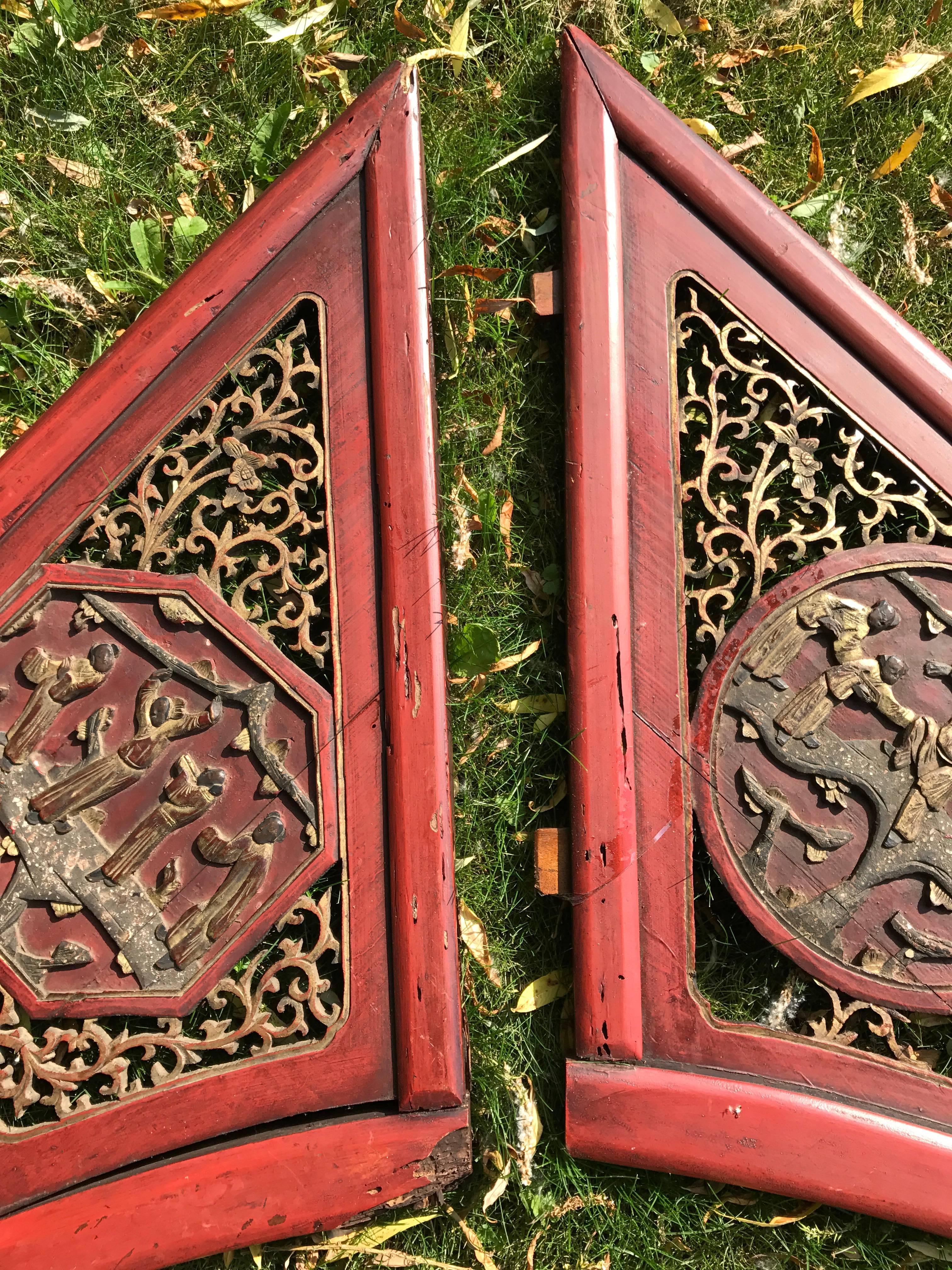 Hand-Carved Chinese Antique Gilt Wood Moongate Surround Hand Painted,  Qing Dynasty 