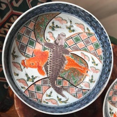 Japan Antique Set of Three Hand-Painted Koi Fish Bowls Imari, 1850