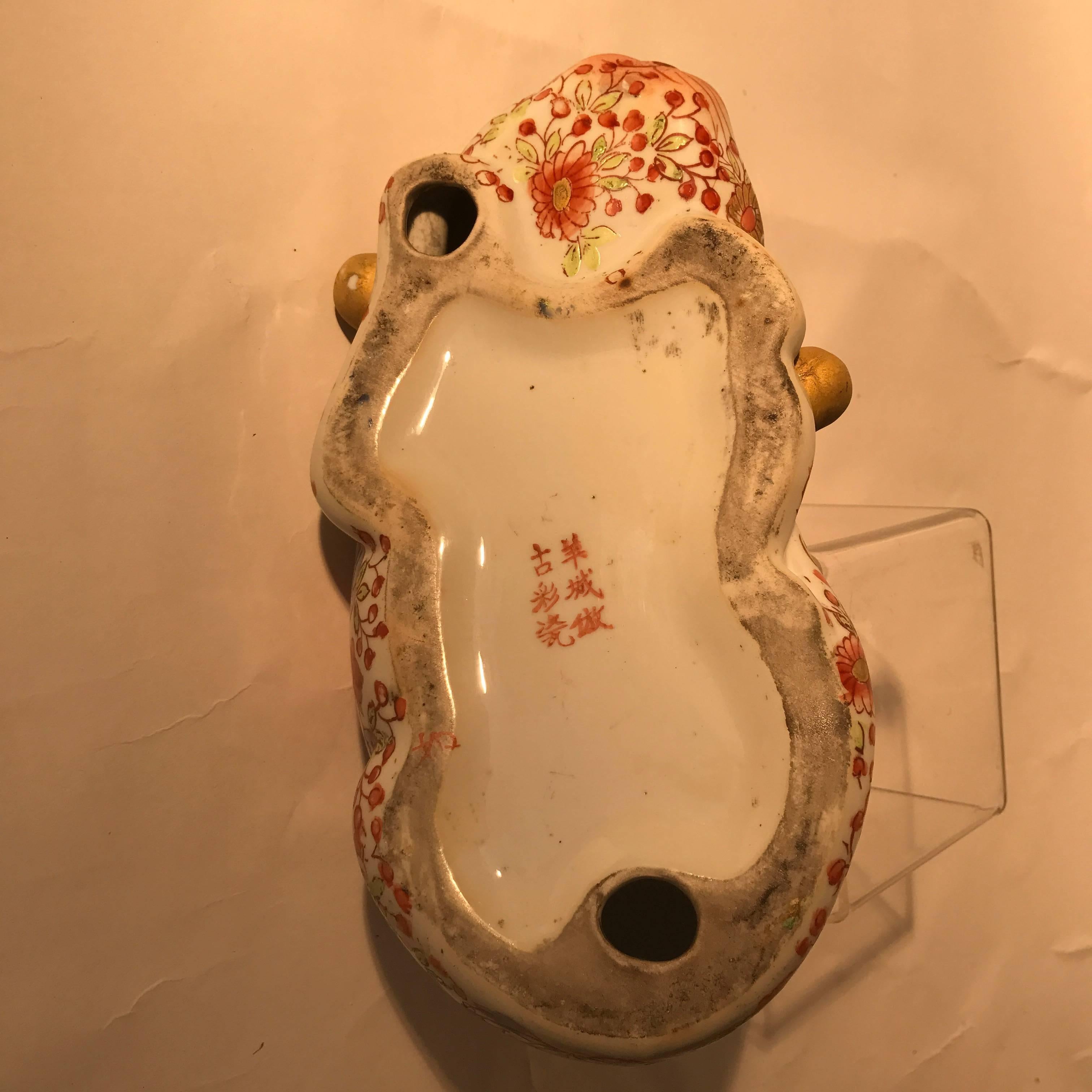 Ceramic Japanese Big Imari Porcelain Crouching Cat Sculpture 90 Years Old, Signed Base
