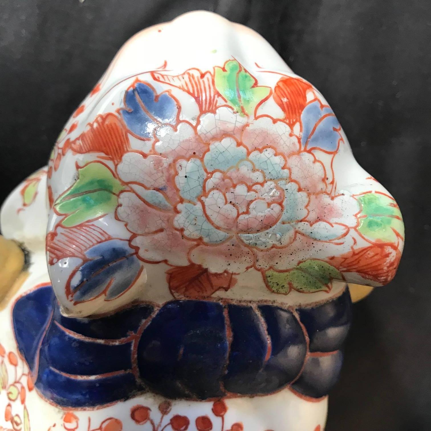 Glazed Japanese Big Imari Porcelain Crouching Cat Sculpture 90 Years Old, Signed Base