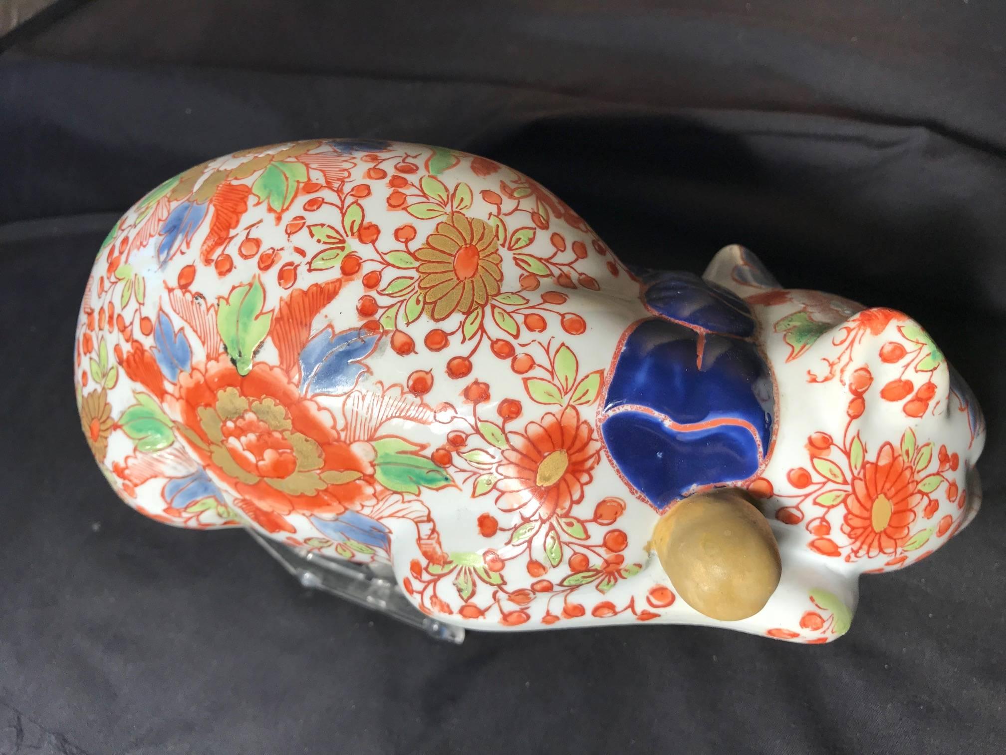 Japanese Big Imari Porcelain Crouching Cat Sculpture 90 Years Old, Signed Base In Good Condition In South Burlington, VT