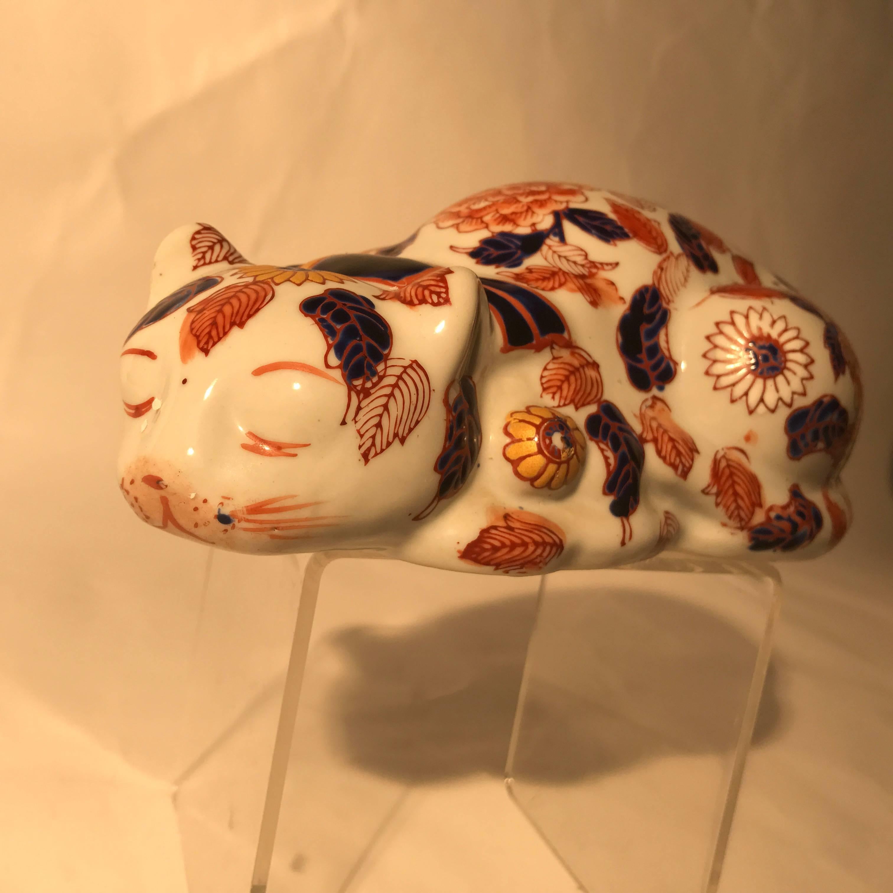 Japanese Antique Red Enameled Porcelain Crouching Cat Sculpture, 1920 3