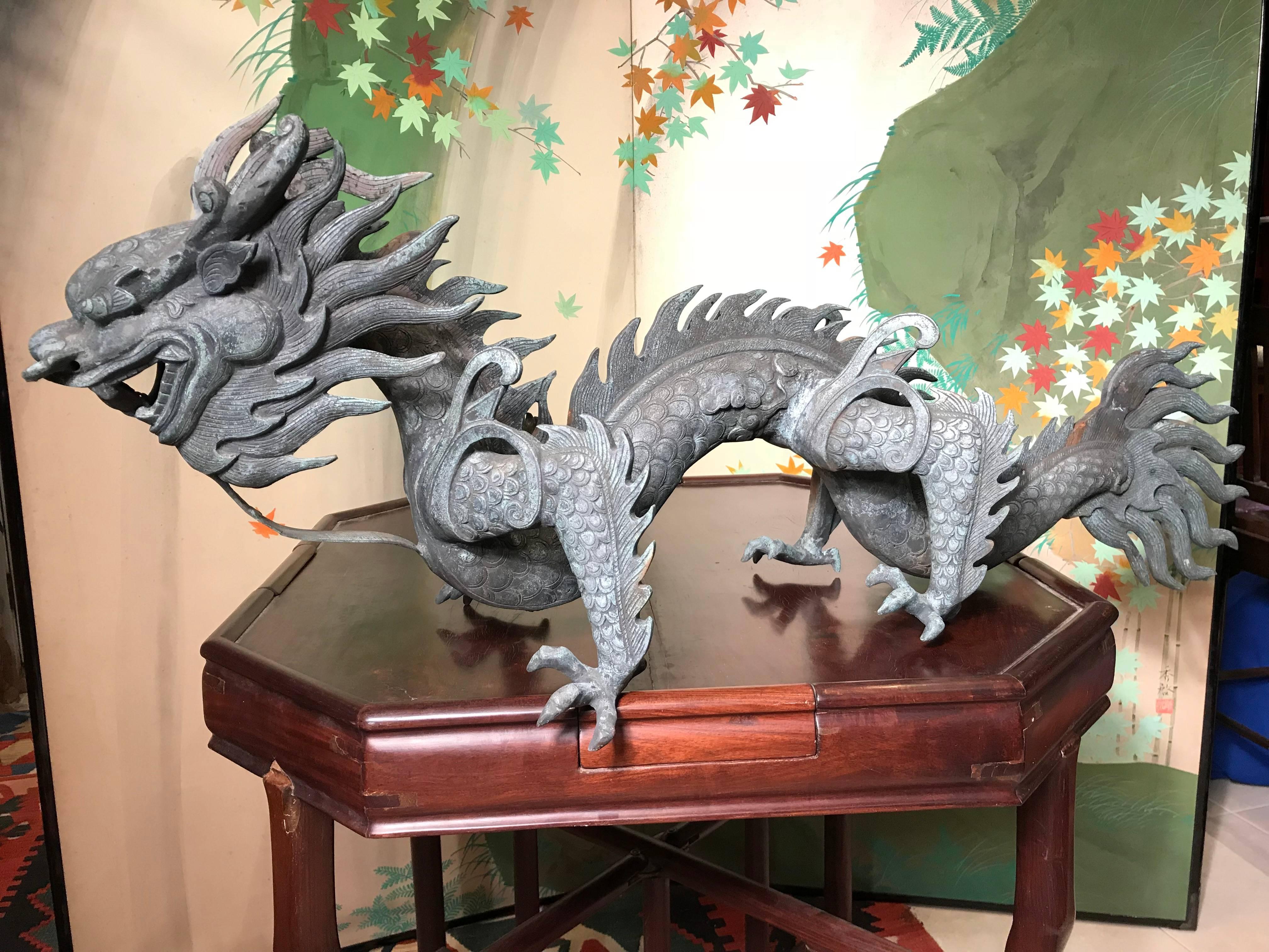 Moulage Bronze antique grand et fin chinois Année du Dragon , Dynastie Qing en vente