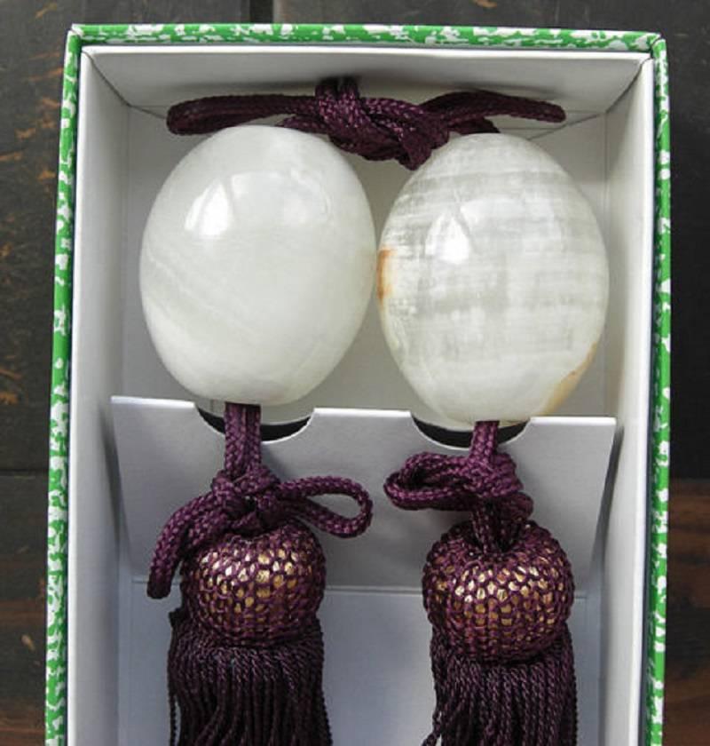 Japanese Scroll Weights Pair of Handcrafted Agate Fuchin In Excellent Condition In South Burlington, VT