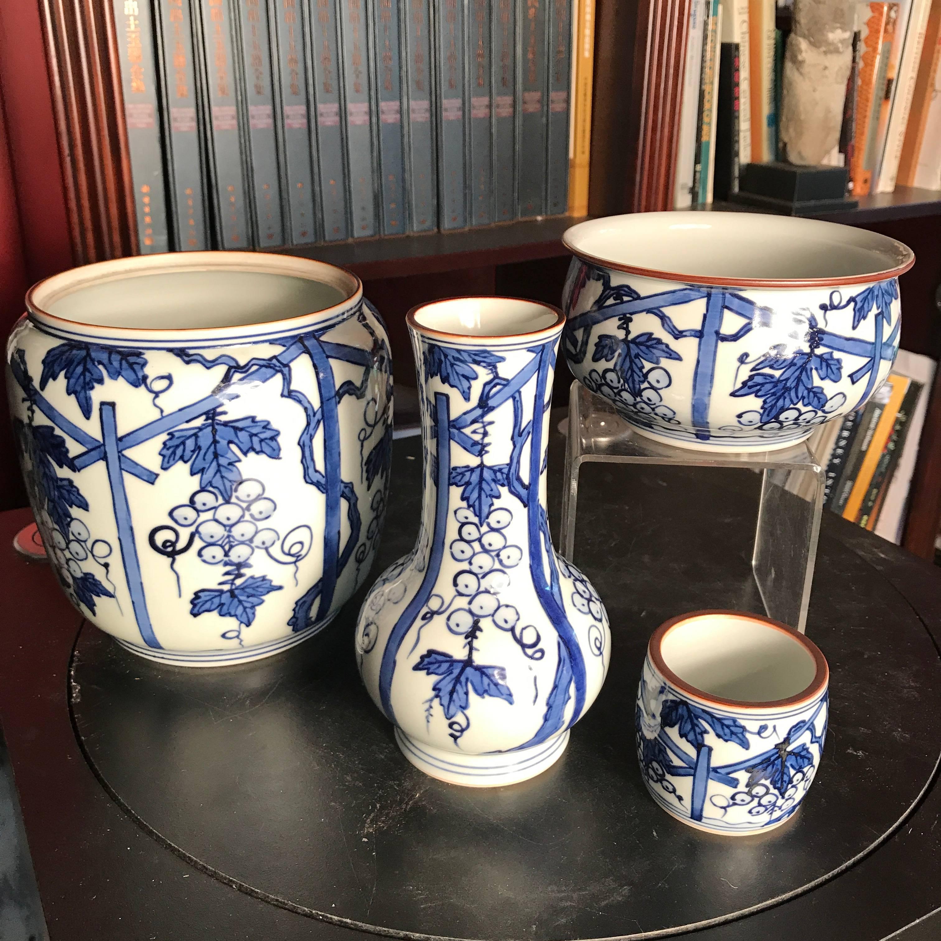 Showa Japan Blue & White Ceramic Grape Leaf Serving Set Four Works Art Mint & Boxed