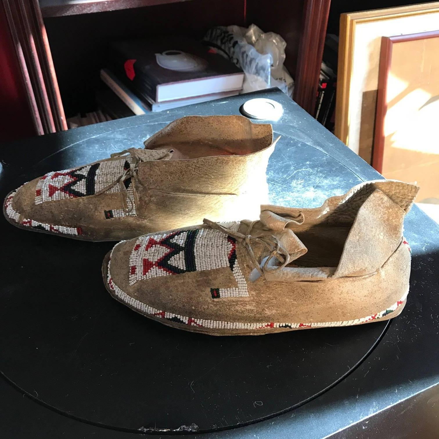 Fine Native American Pair Fully Hand Beaded Moccasins, 19th Century 1