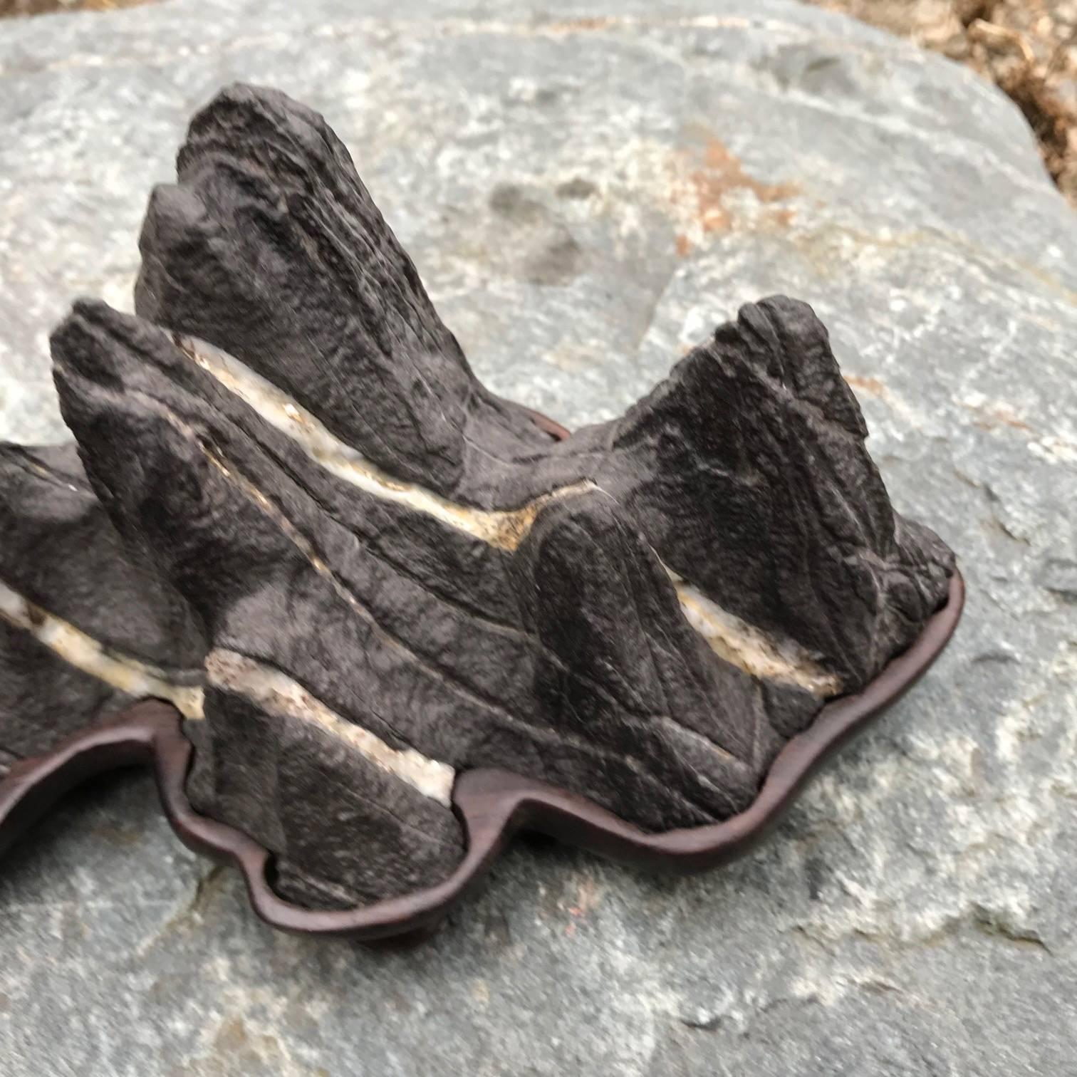Fantastic Jagged Peaks Mountain Scholar Rock, Natural Bonsai Suiseki In Good Condition In South Burlington, VT