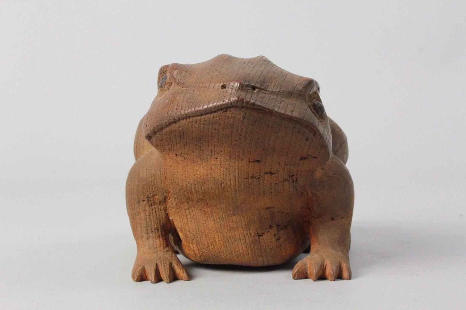 Japan Fine Antique Frog Toad Critter Hand-Carved Keyaki Wood, Early 20th Century In Good Condition In South Burlington, VT