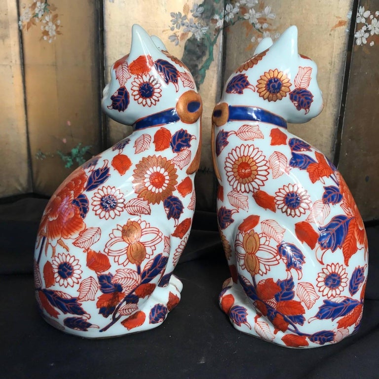 Japanese Pair of Imari Porcelain Lovable Cats Sculpture, Signed Base at