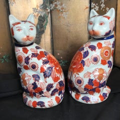 Japanese Pair of Imari Porcelain Lovable Cats Sculpture, Signed Base