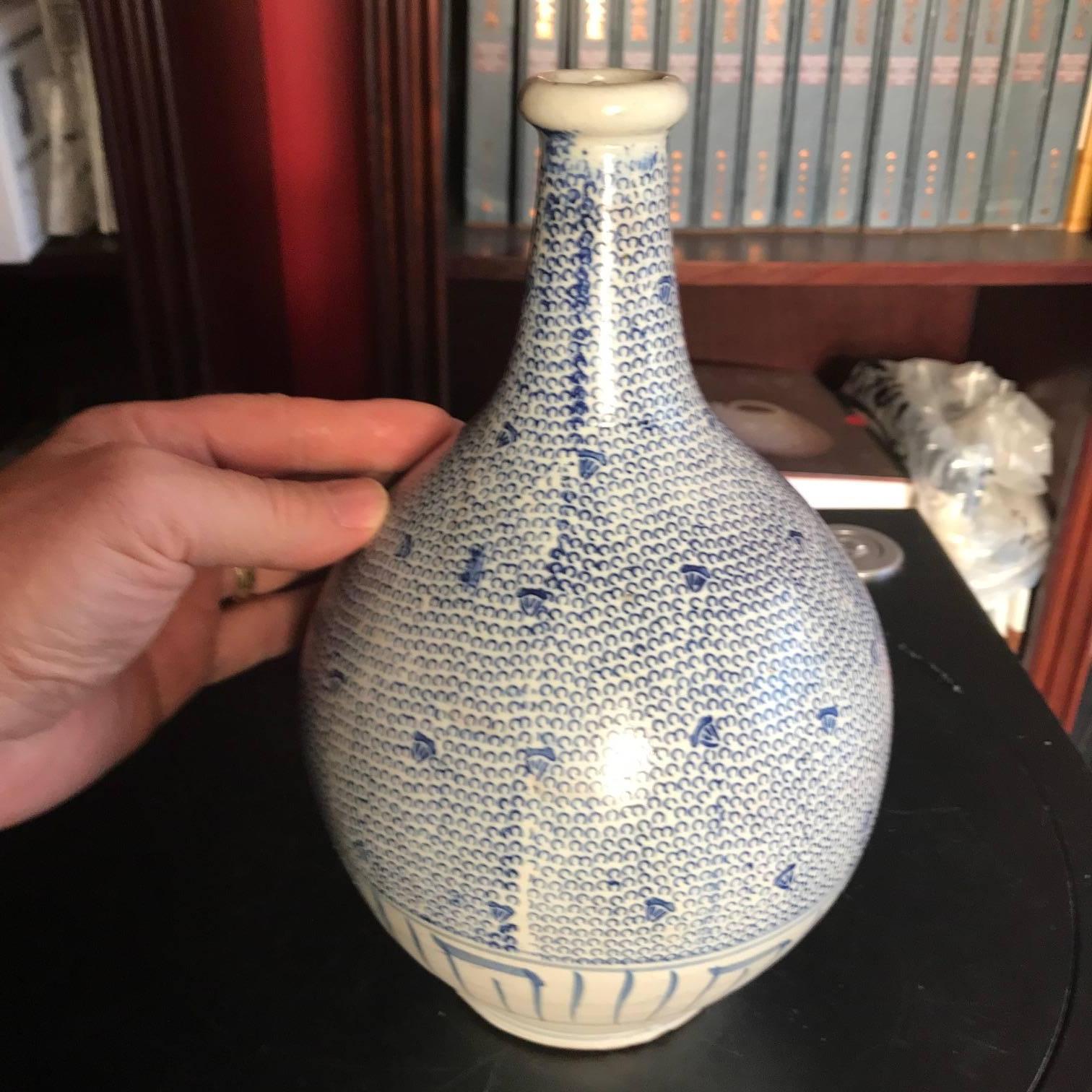 Ceramic Japan Old Hand-Painted Blue and White Karakusa Octopus Vine Flowers Vase