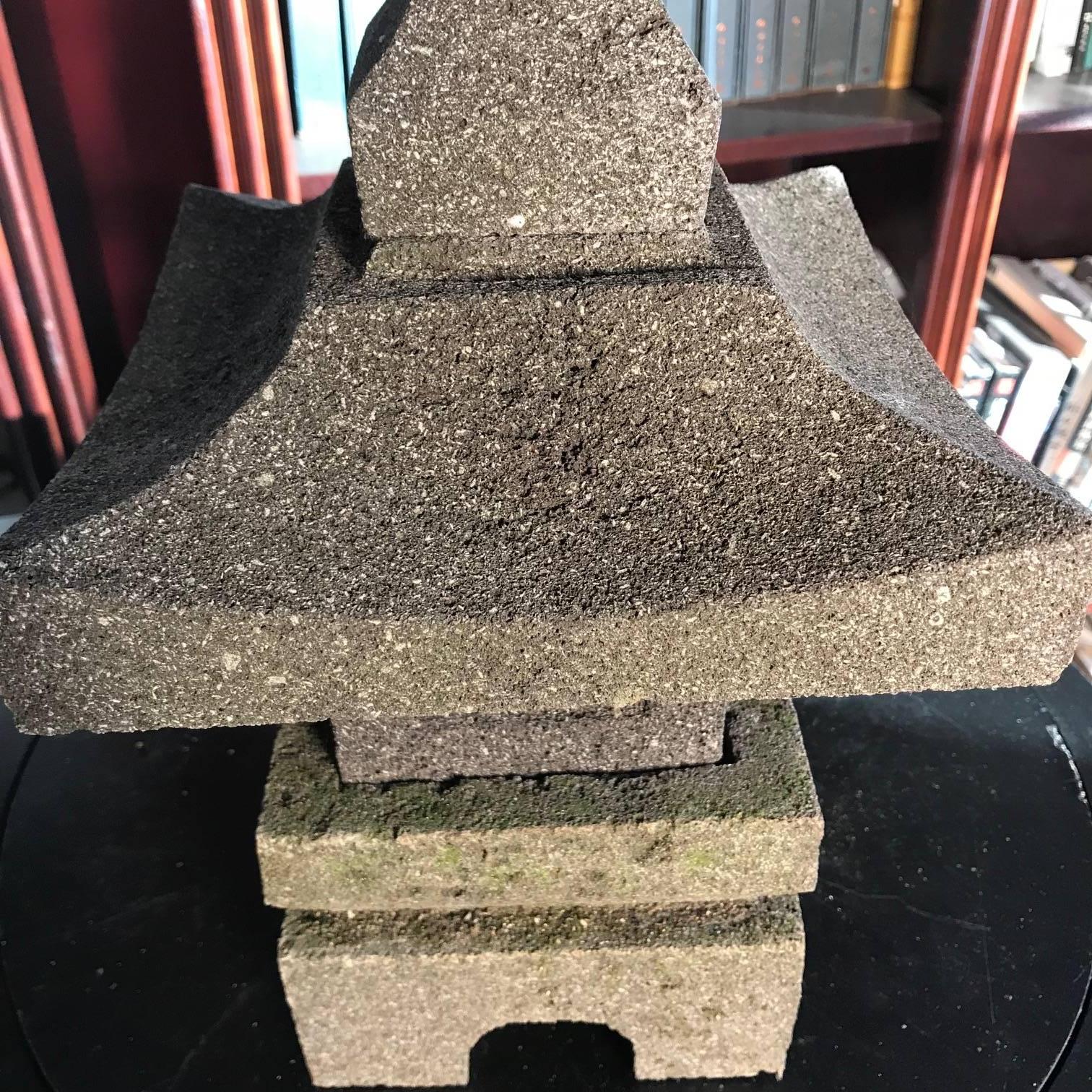 Japan Stone Tea Garden Lantern, Small Portable Size In Good Condition In South Burlington, VT