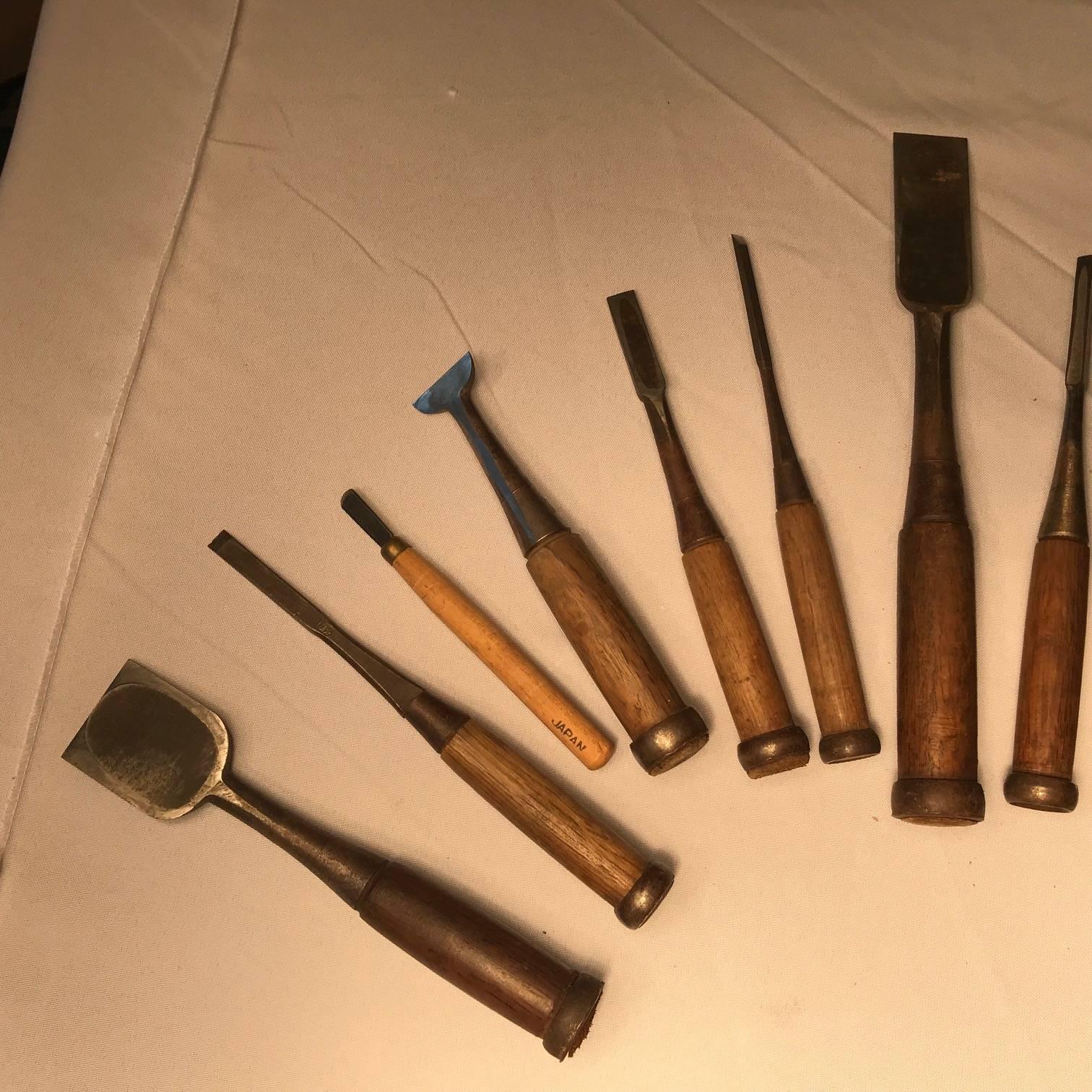 Japanese Artisan's Cache Box of 15 Professional Nomi Carpenter's Carving Tools In Good Condition In South Burlington, VT