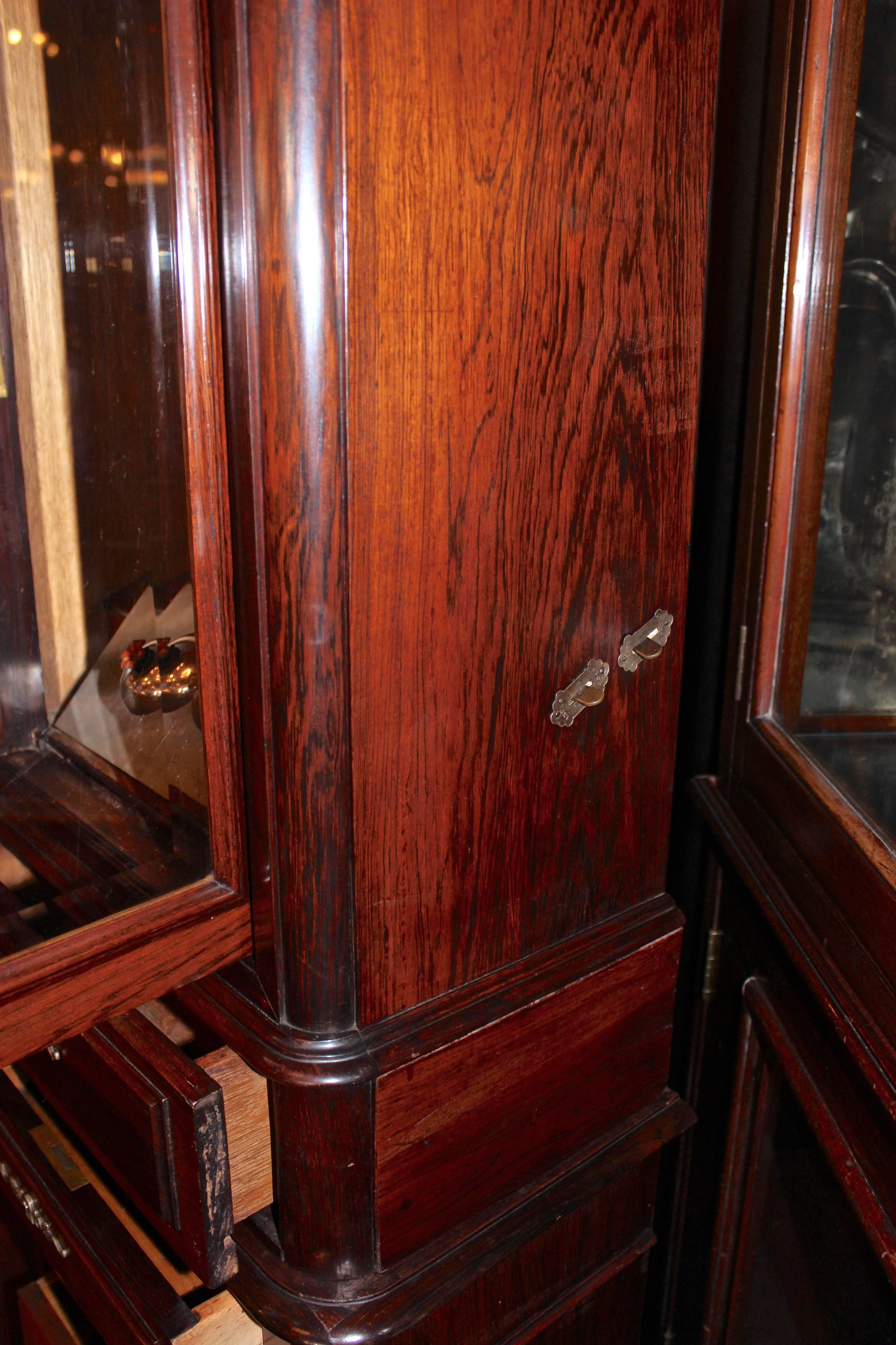 English Early 20th Century Music Box in Rosewood Cabinet For Sale