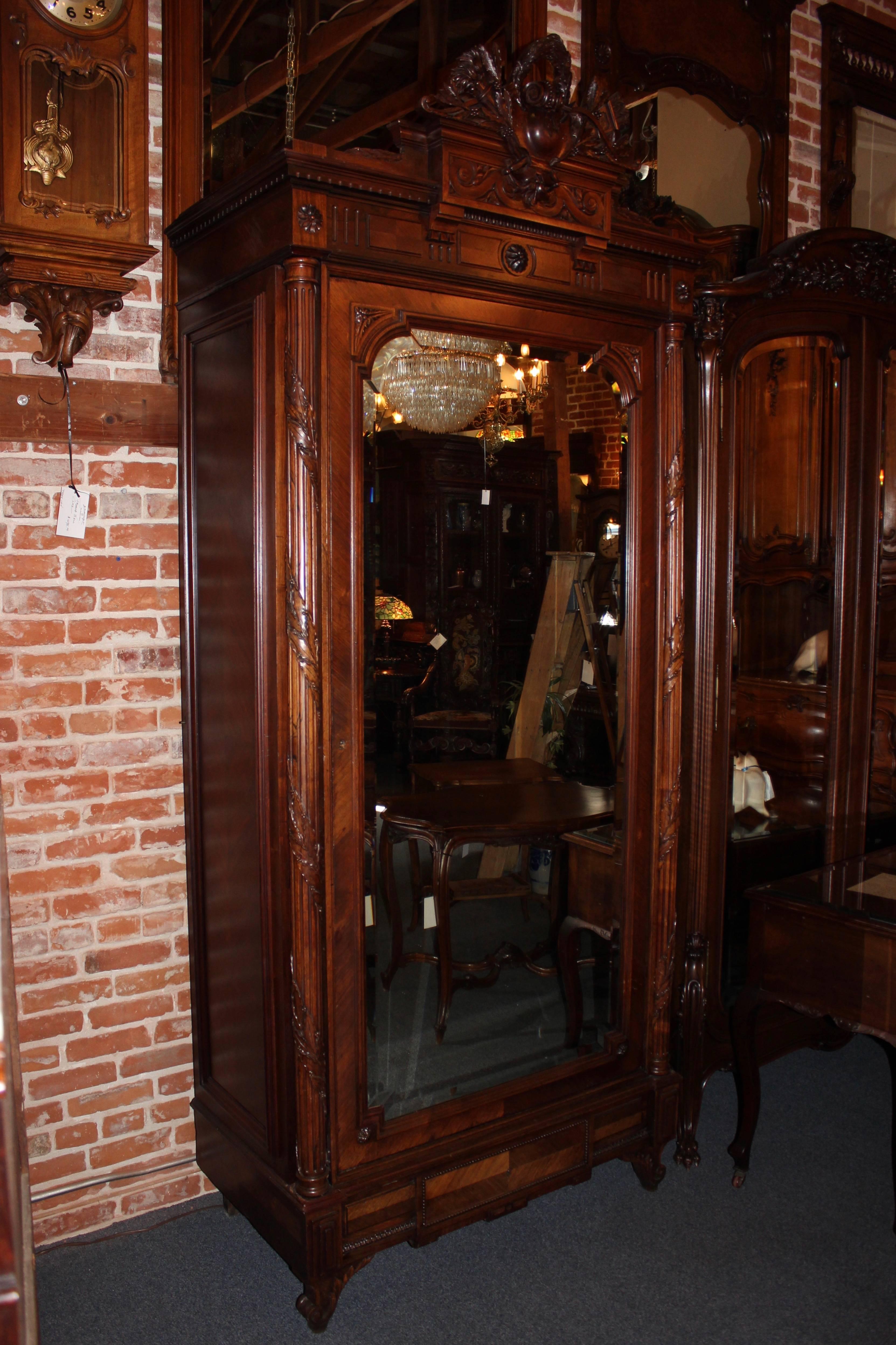 20th Century French Rosewood Armoire with Adjustable Sides In Excellent Condition For Sale In Santa Ana, CA