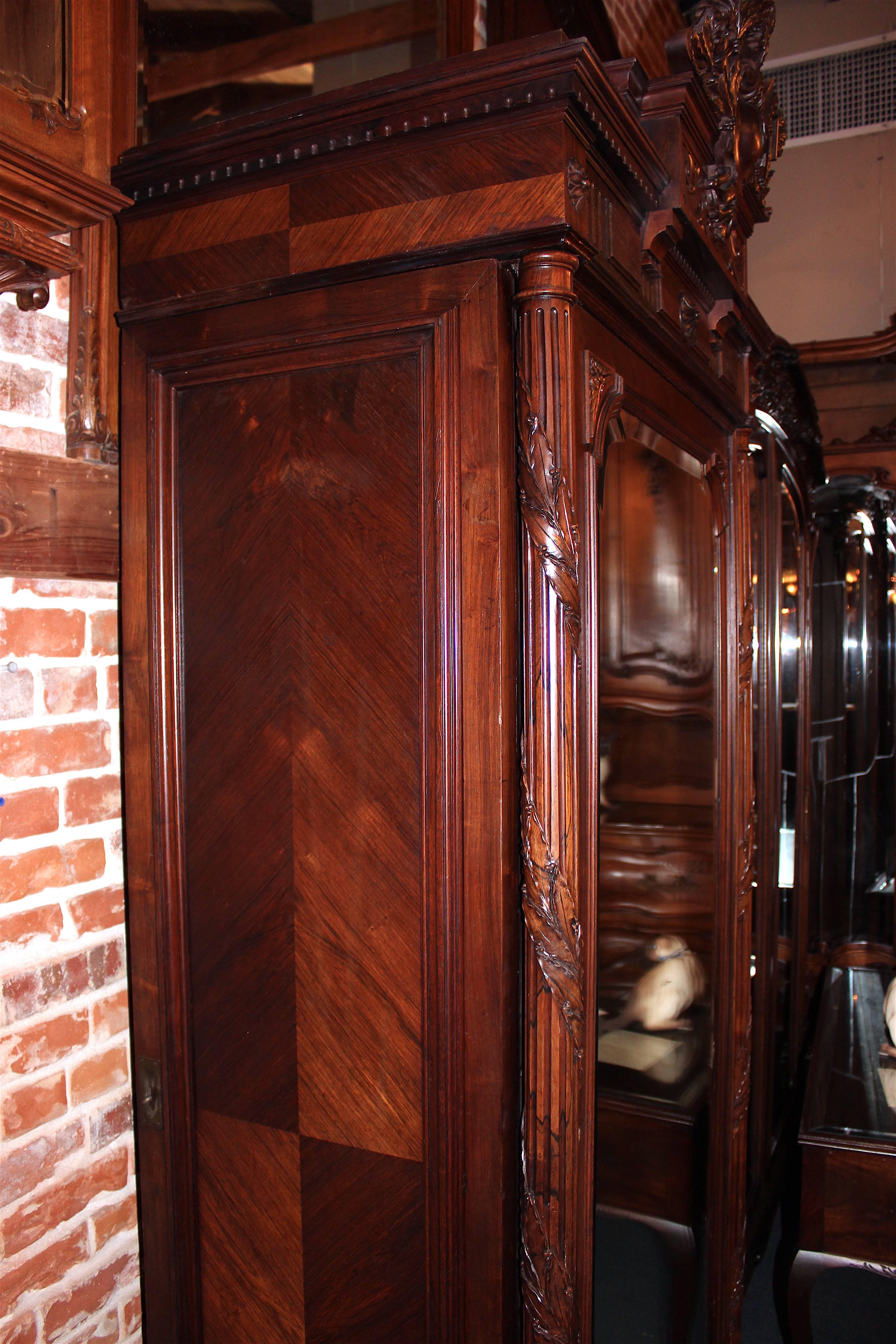 20th Century French Rosewood Armoire with Adjustable Sides For Sale 1