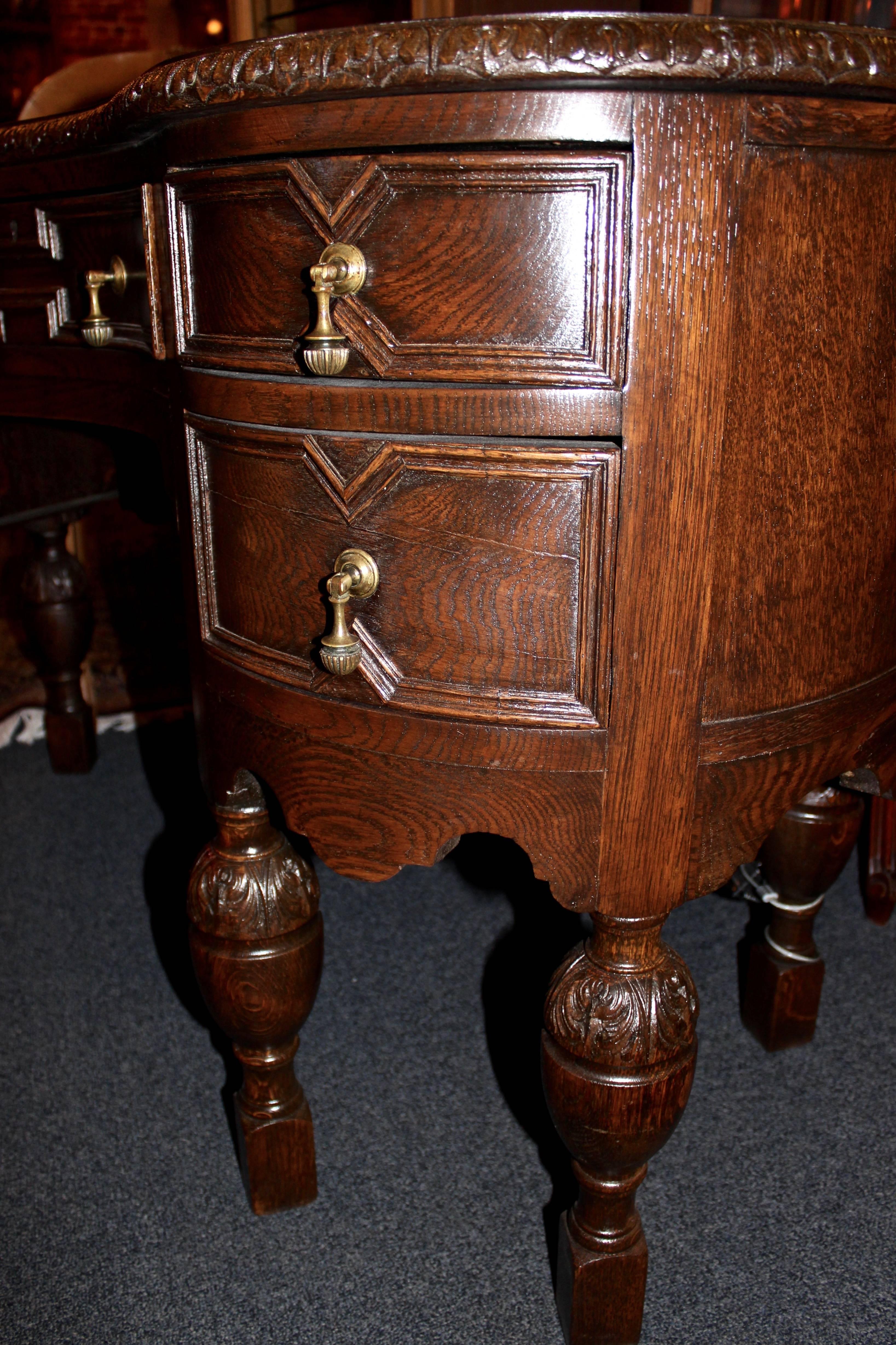 Early 20th Century English Jacobean Kidney Desk For Sale 4
