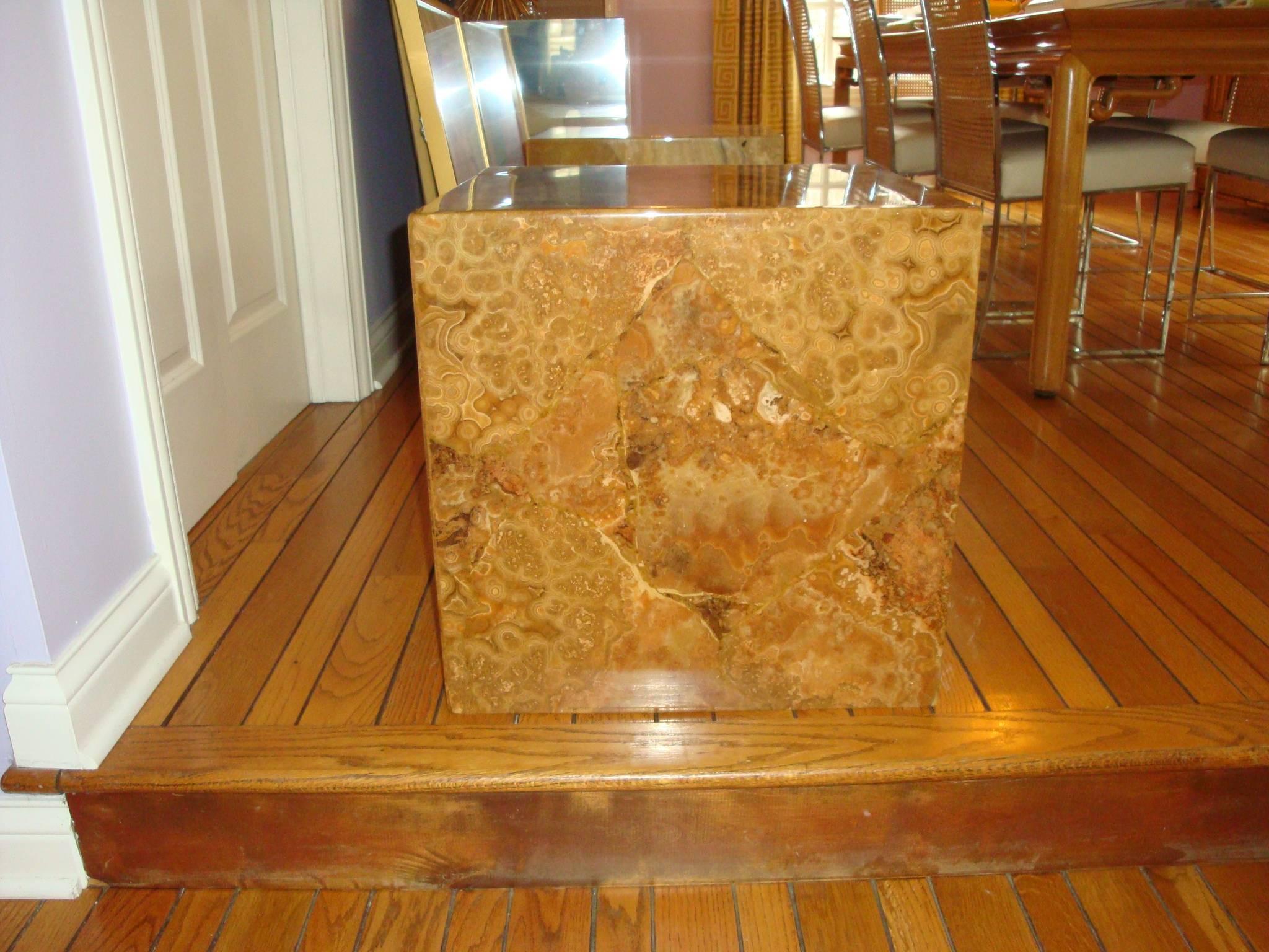 This is a sliced agate resin cube table from the 1970s. The table is in great vintage condition, but there is one small fleabite in last picture.