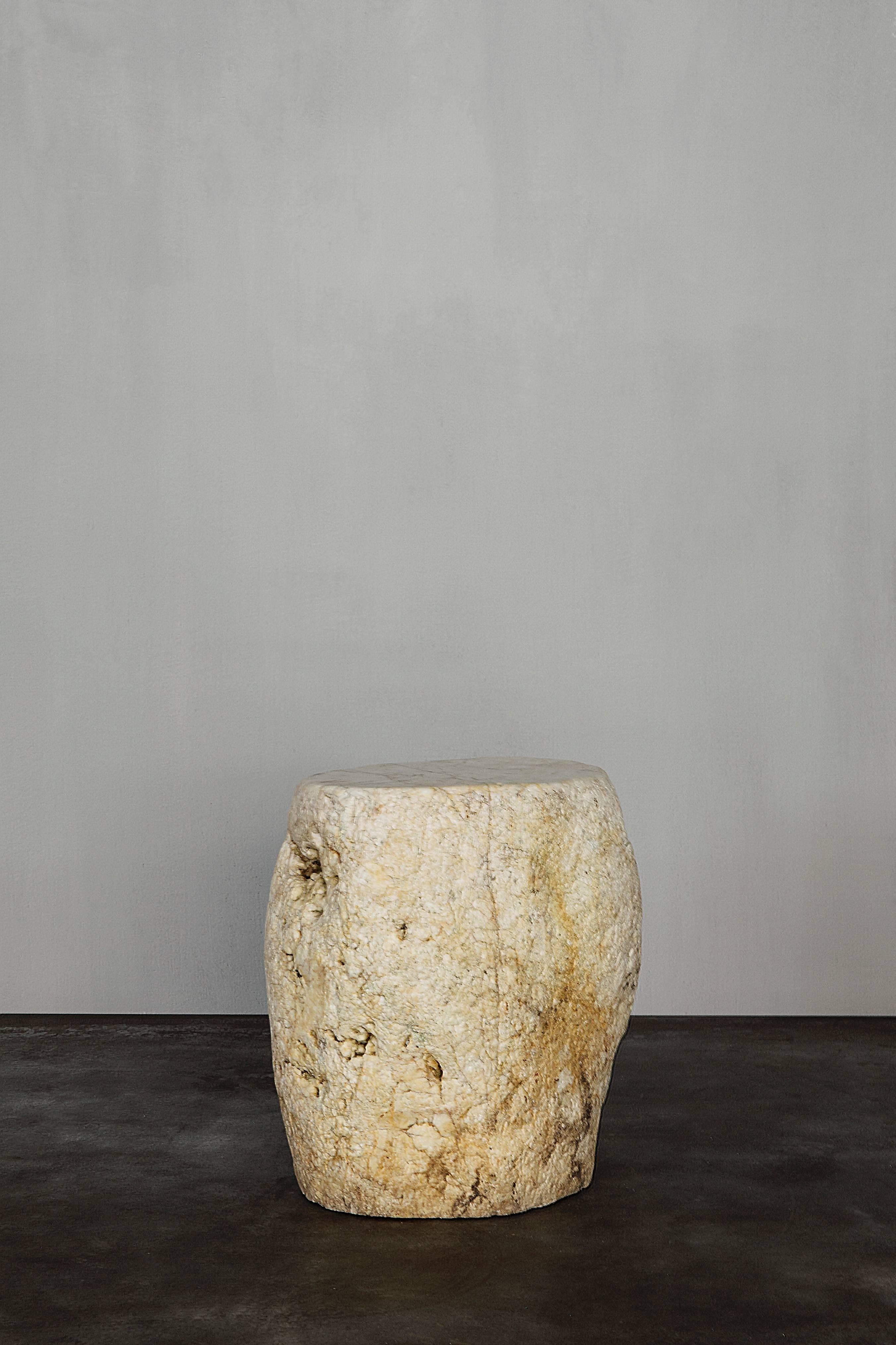 Beautiful stool in white Japanese marble from mid-20th century.
