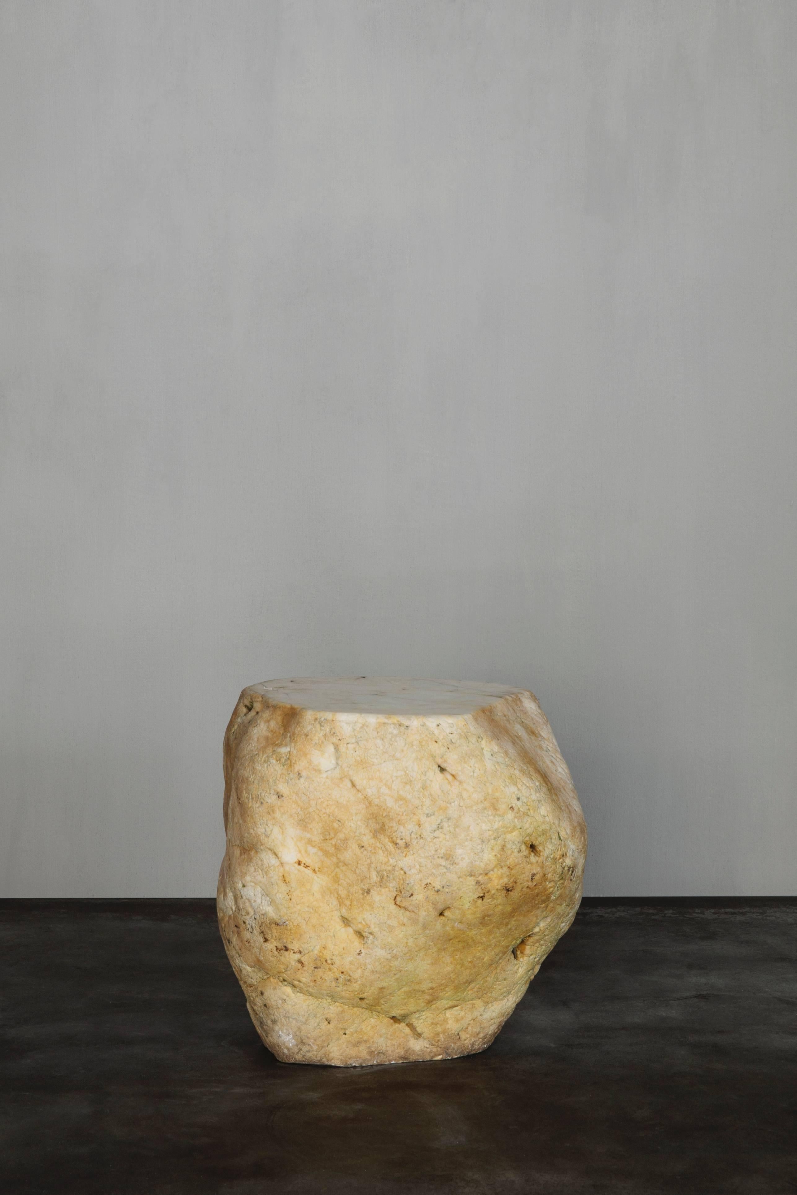 Beautiful stool in white Japanese marble from mid-20th century.