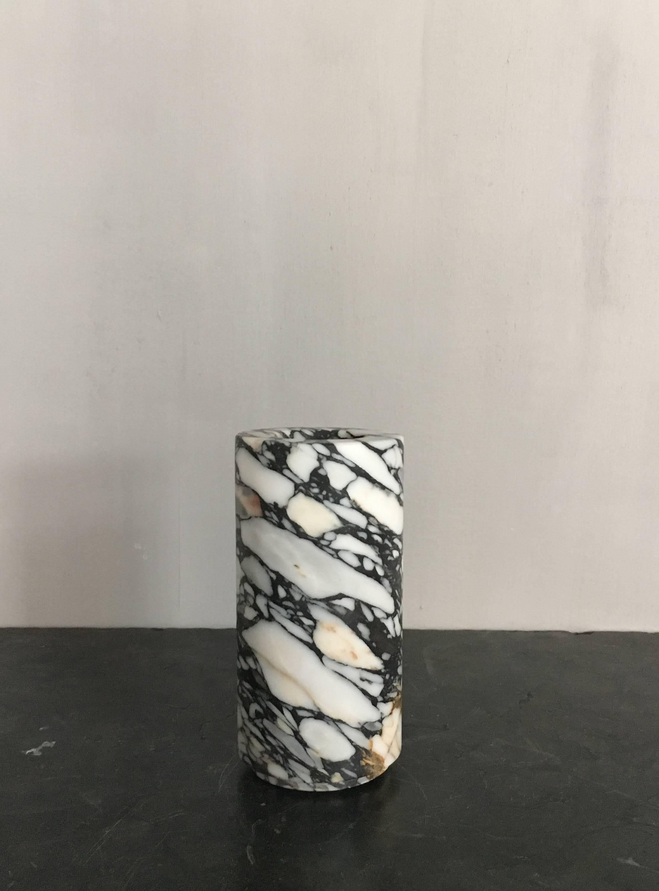 Unique and beautiful cylindrical shaped marble vase from Michaël Verheyden with very thick edges.