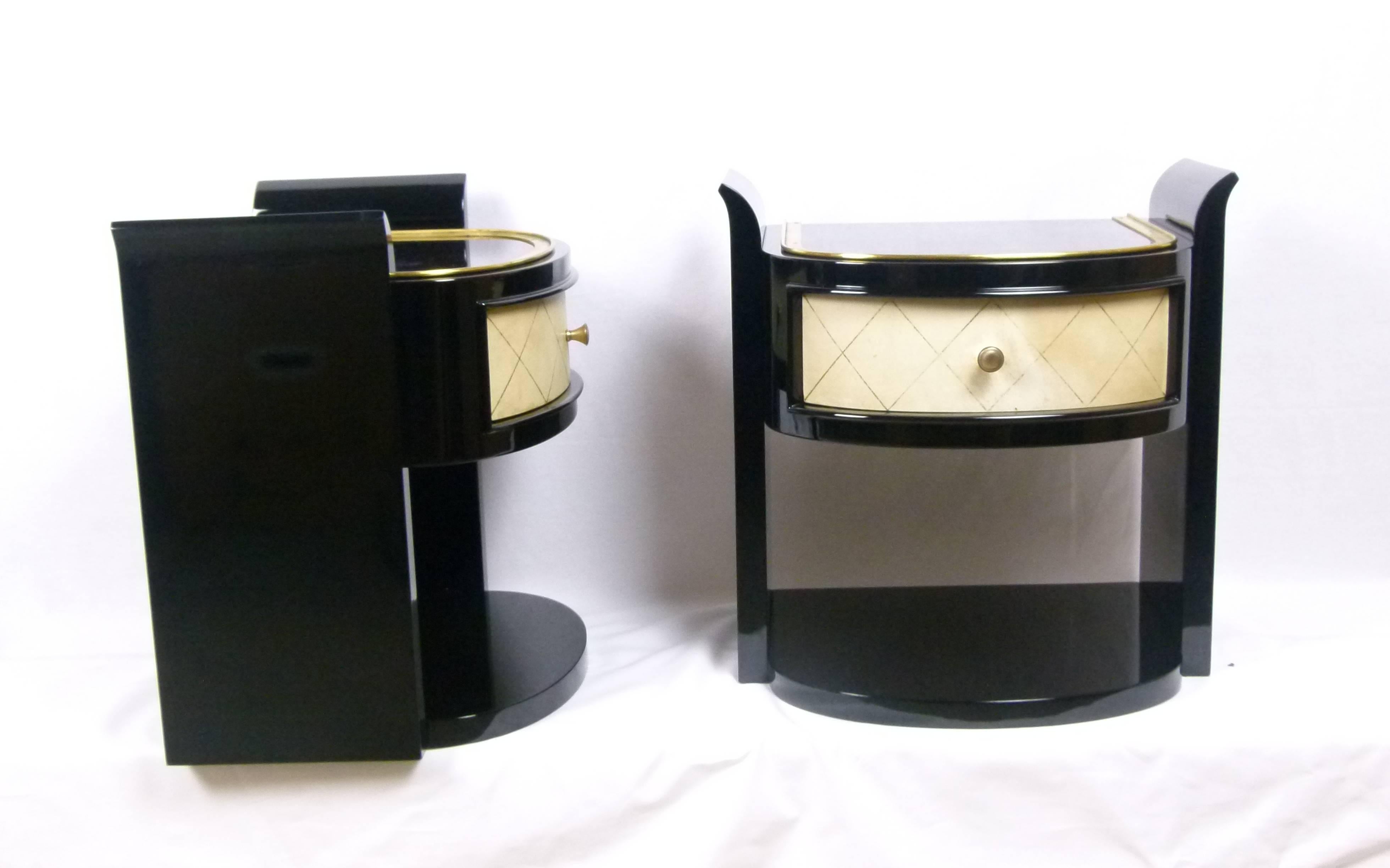 Pair of Modernist Art Deco Bedside Tables in Lacquer and Parchment 3