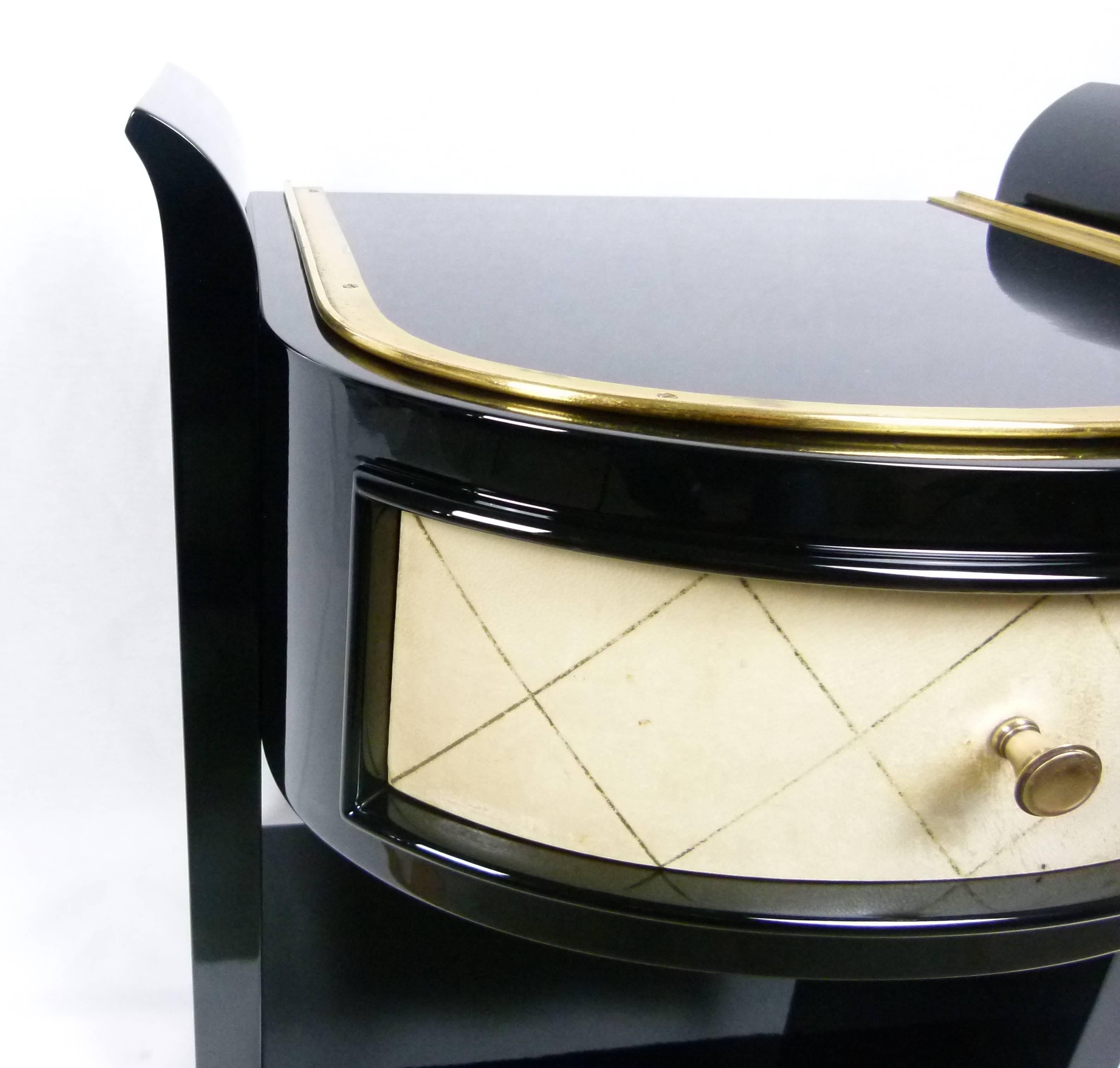 Pair of Modernist Art Deco Bedside Tables in Lacquer and Parchment 6