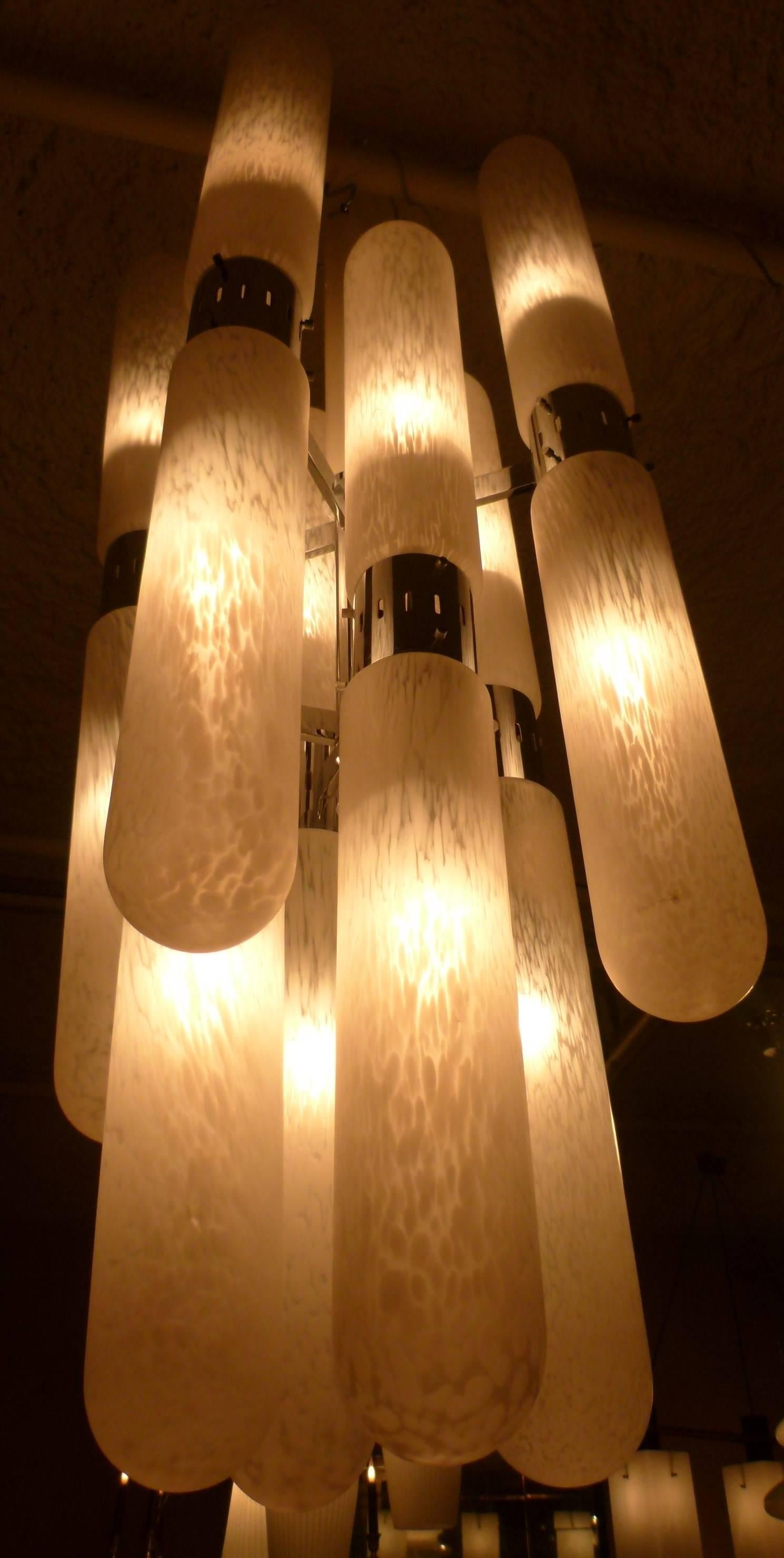 1960s Italian Chandelier with 16 Lights by Carlo Nazon 2