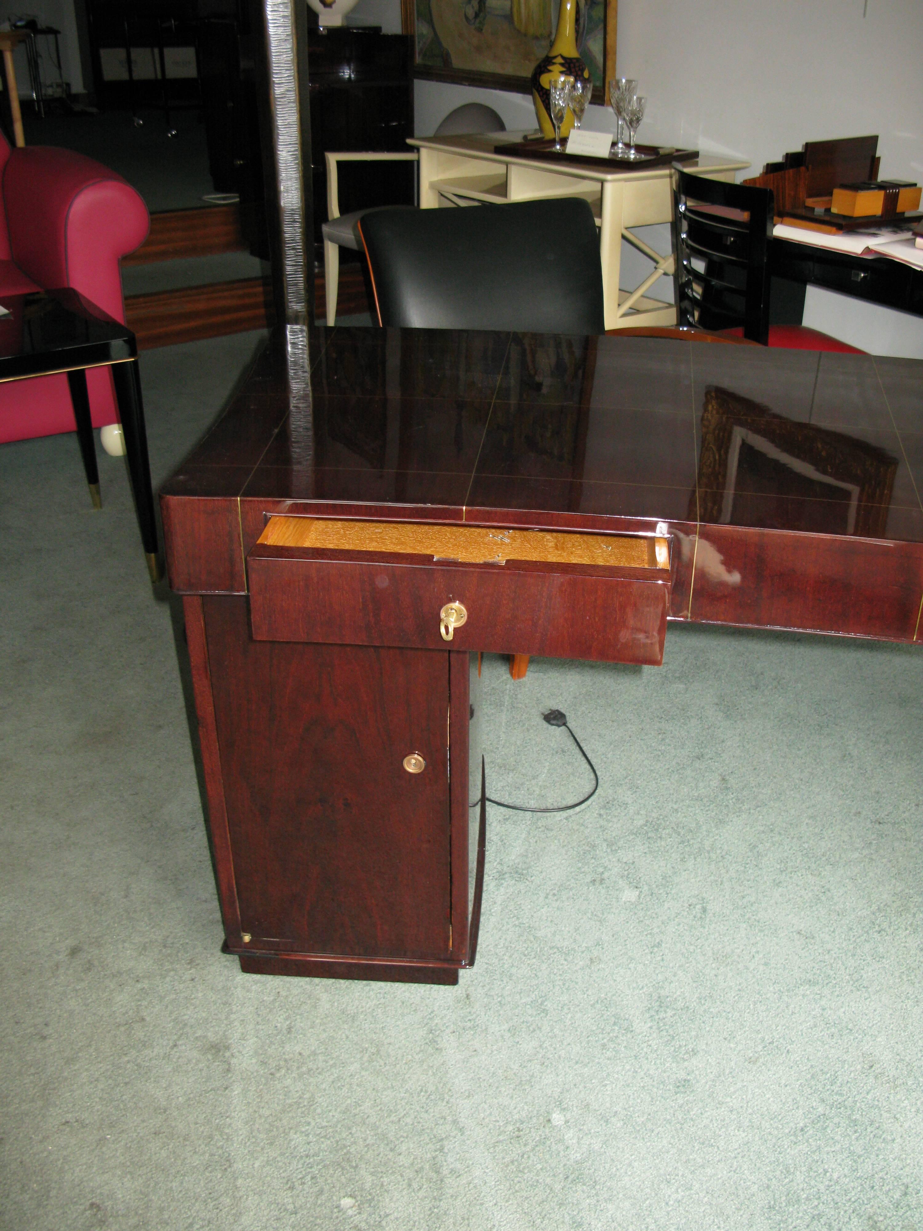 Art Deco Desk by Dominique in Rio Rosewood In Excellent Condition In Saint-Ouen, FR