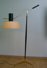 Lampadaire à balancier des années 1950 par Maison Lunel