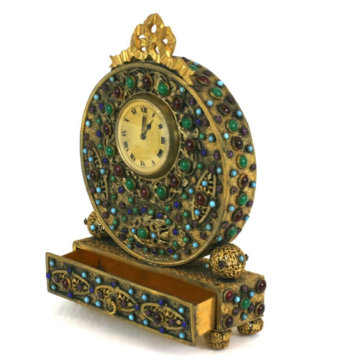 Jeweled Gold Filigran Tschechisch Vanity Clock im Zustand „Gut“ in Riverdale, NY