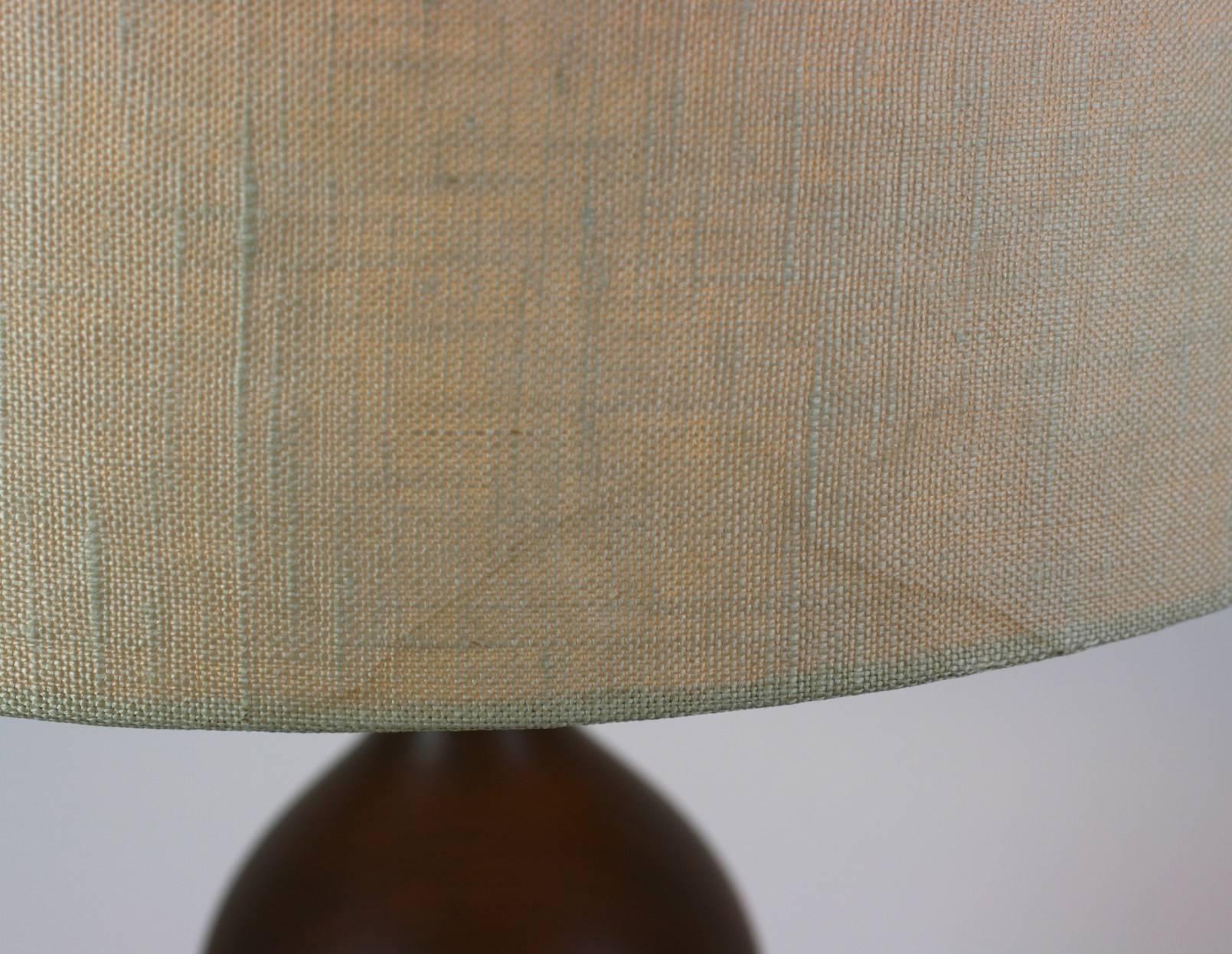 Mid-Century Modern Elegant Turned Wood Lamp For Sale